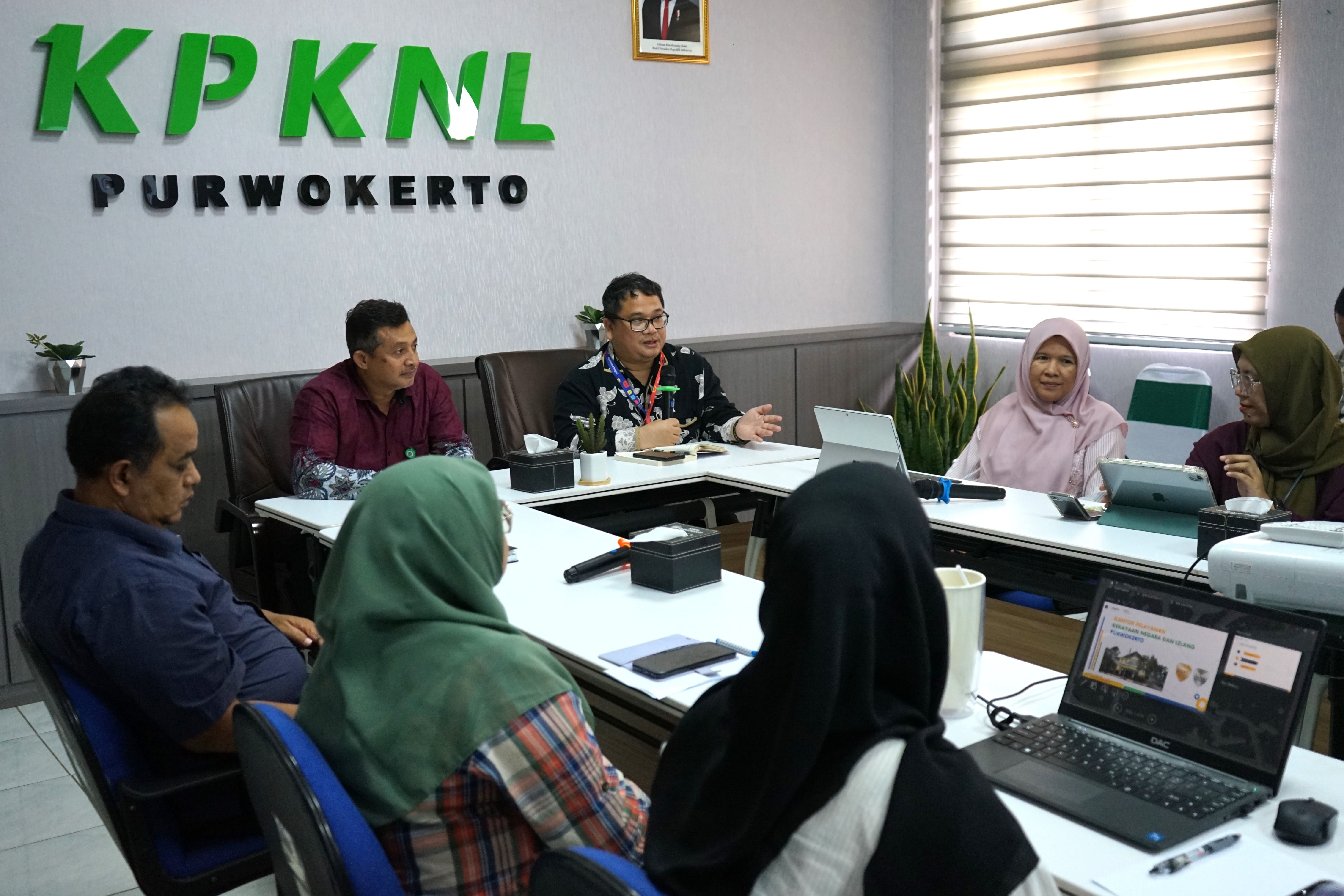 Jaga Keberlanjutan ZI WBBM, LPDP Kunjungi KPKNL Purwokerto 