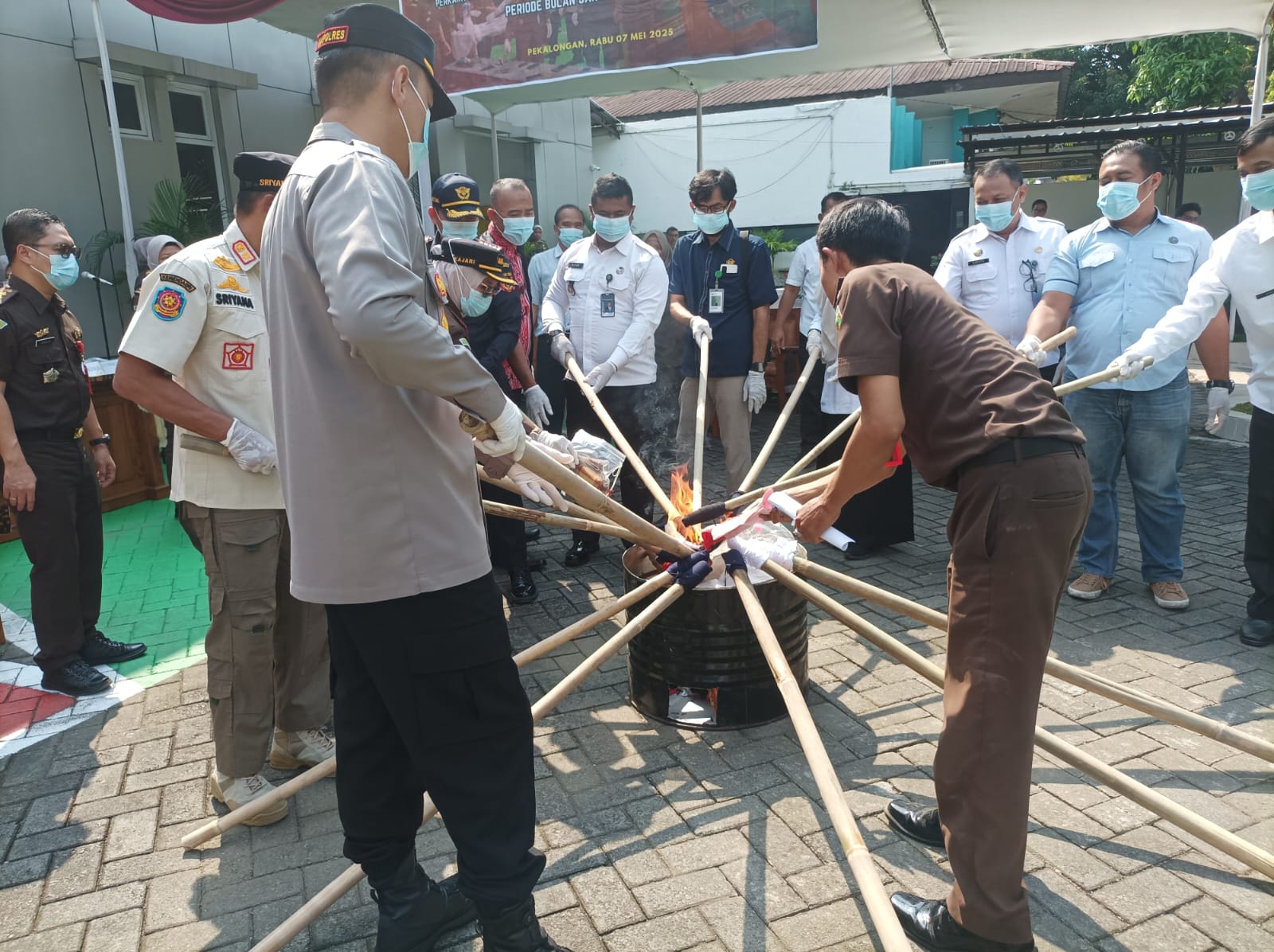 KPKNL Pekalongan Hadiri Pemusnahan Barang Bukti 25 Perkara Tindak Pidana Umum oleh Kejaksaan Negeri Kota Pekalongan