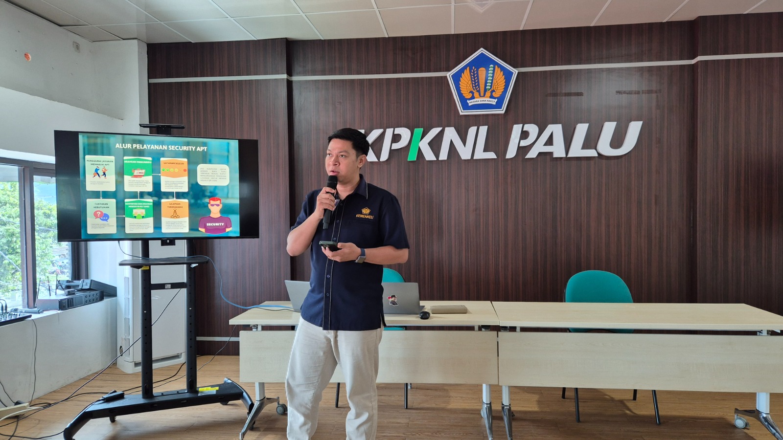 Wujudkan Kesempurnaan Dalam Pelayanan, KPKNL Palu Sosialisasikan Alur Pelayanan dan Deskripsi Pekerjaan Petugas Area Pelayanan Terpadu