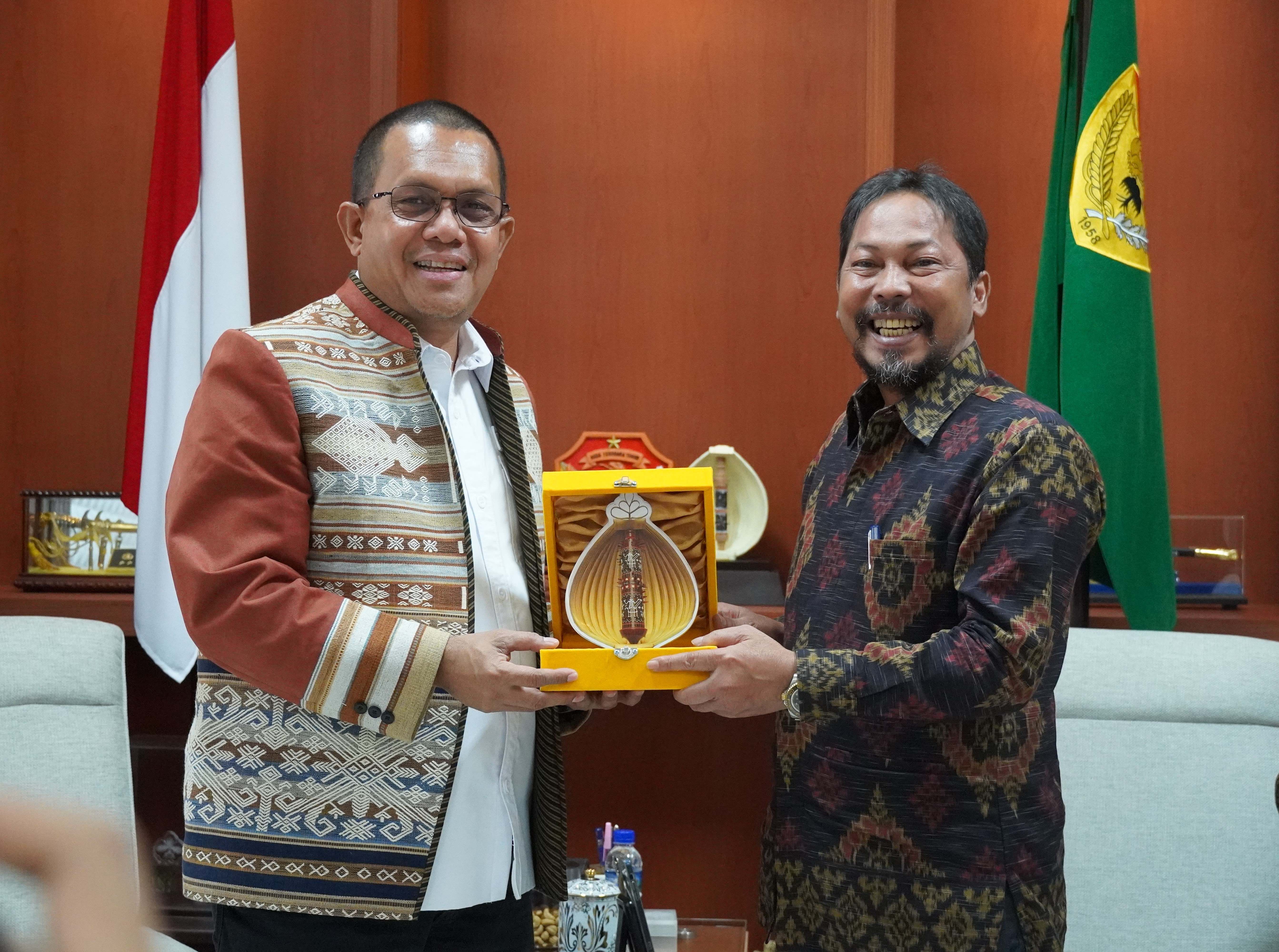 Pemprov NTT dan DJKN Balinusra Tandatangani PKS Penyusunan DKPB untuk Perkuat Tata Kelola Aset Daerah