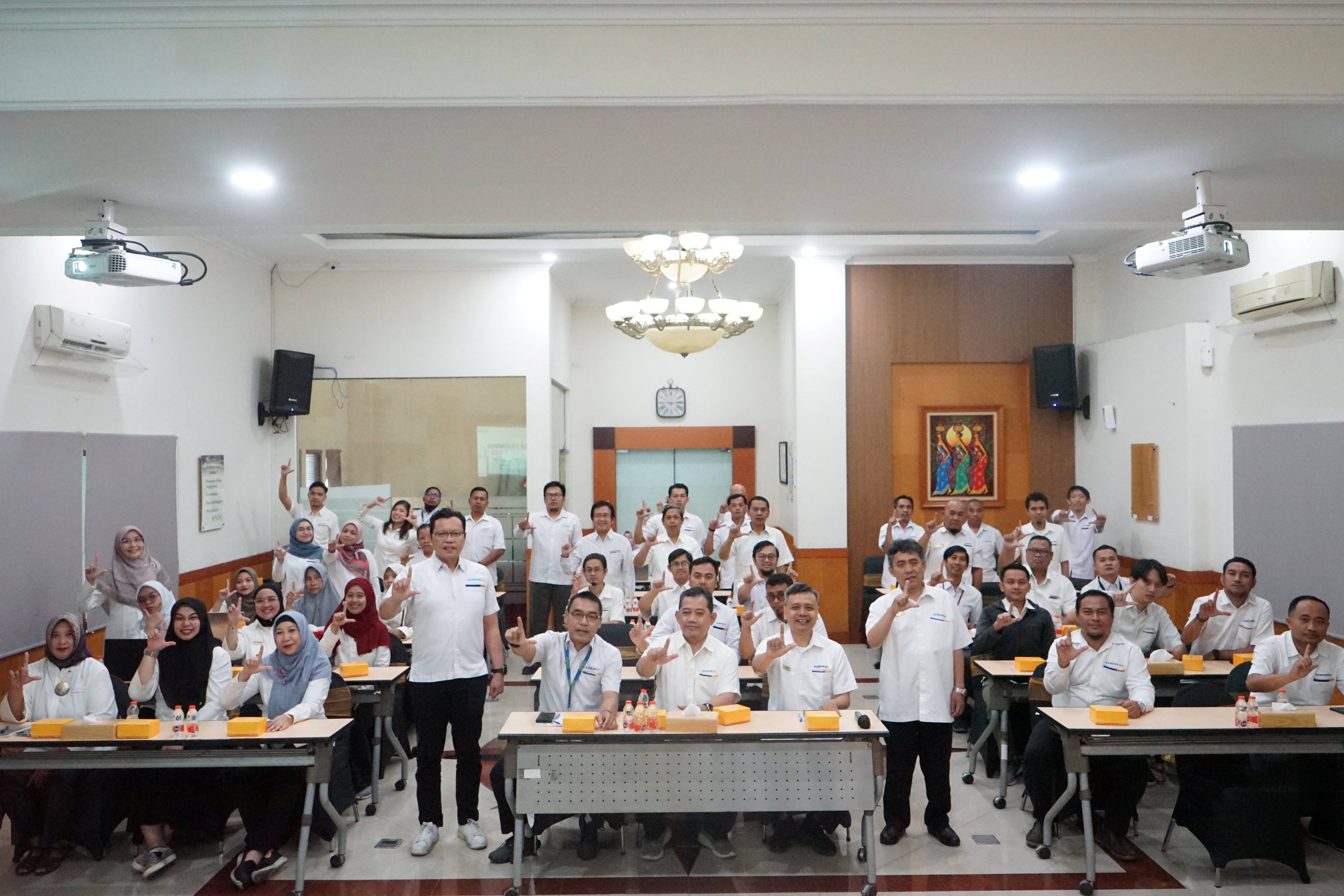 Pelatihan Service Excellence KPKNL Malang, Mewujudkan Pelayanan Prima