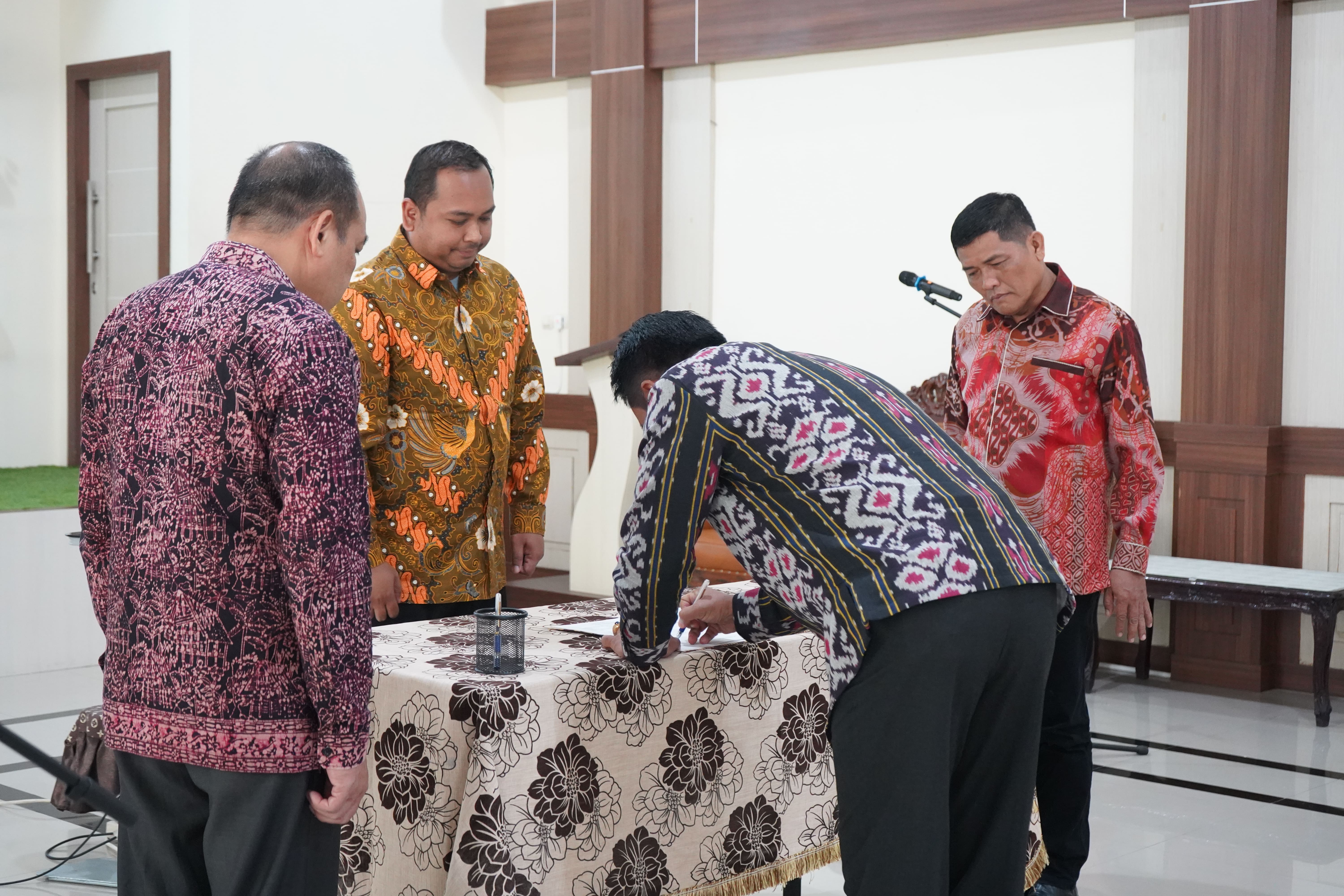 Pelantikan Anggota PUPN Cabang Jambi dari Unsur Kejaksaan Dilaksanakan dengan Khidmat di KPKNL Jambi