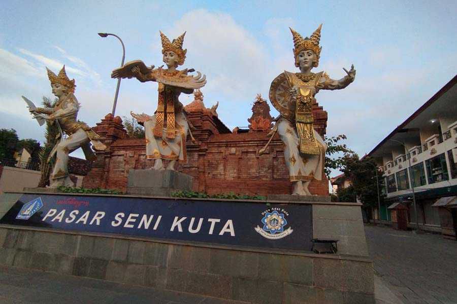 Kegiatan Peliputan di Pasar Seni Kuta oleh Tim Kehumasan KPKNL Denpasar