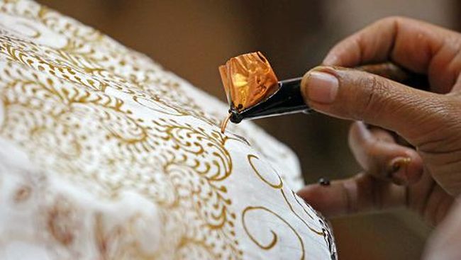 Merayakan Hari Batik Nasional: Identitas, Warisan, dan Kebanggaan Bangsa