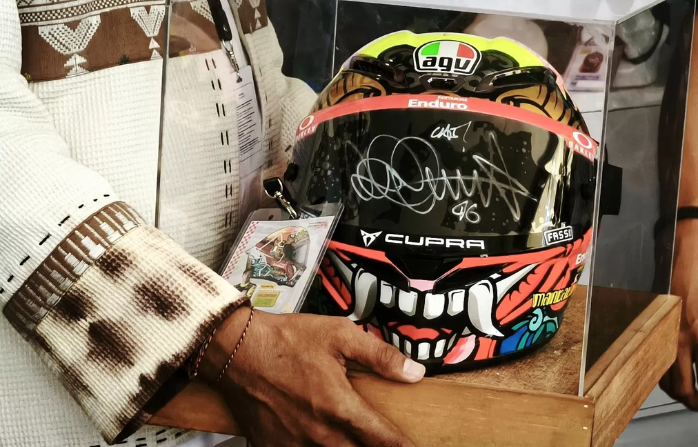 Helm Spesial Valentino Rossi Laku Rp 15 Juta, Cuma Ada Satu di Dunia!