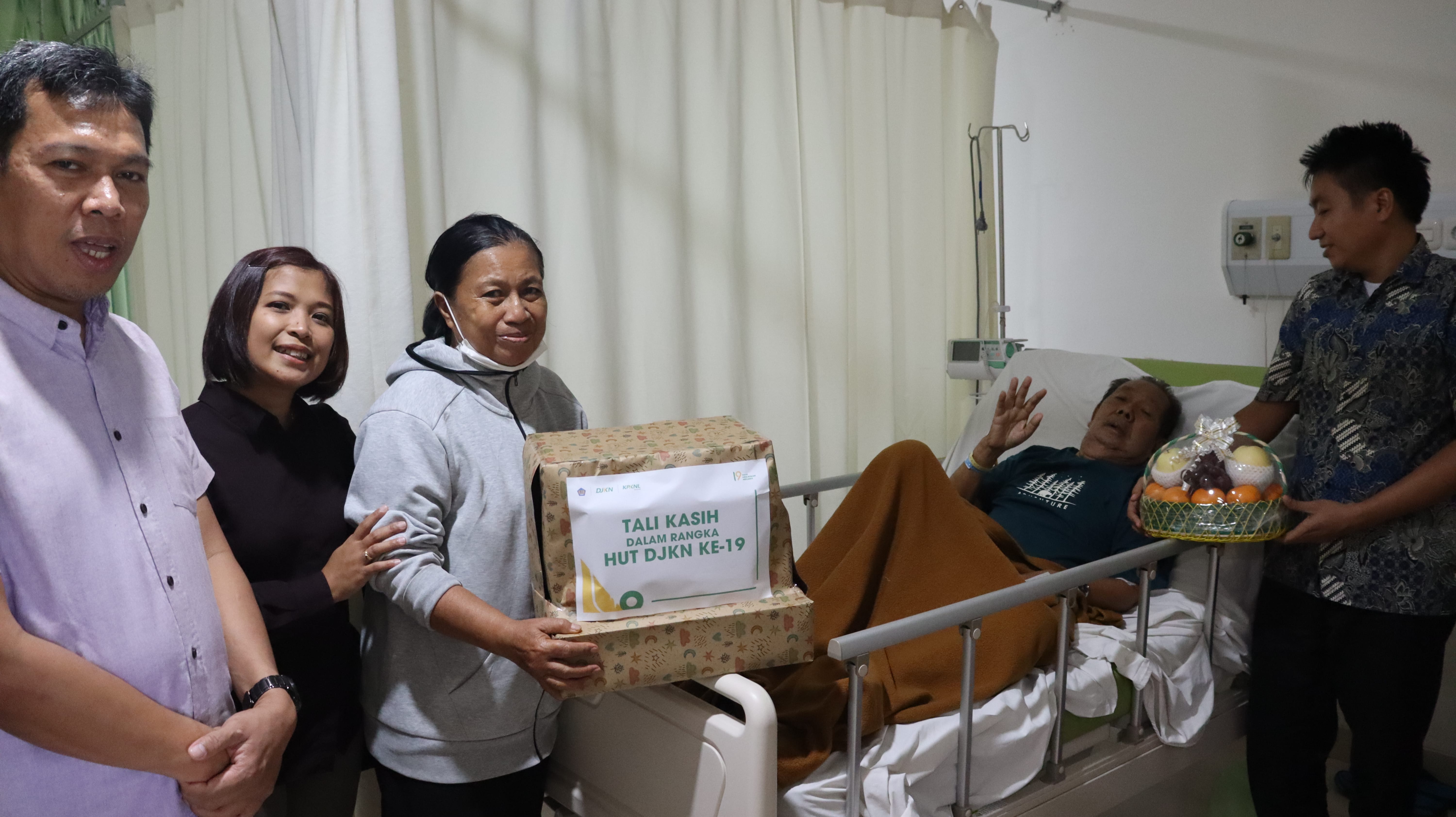 KPKNL Kendari Salurkan Tali Kasih DJKN Tahun 2025 kepada Pensiunan dan Anak Yatim/Piatu Pegawai KPKNL Kendari