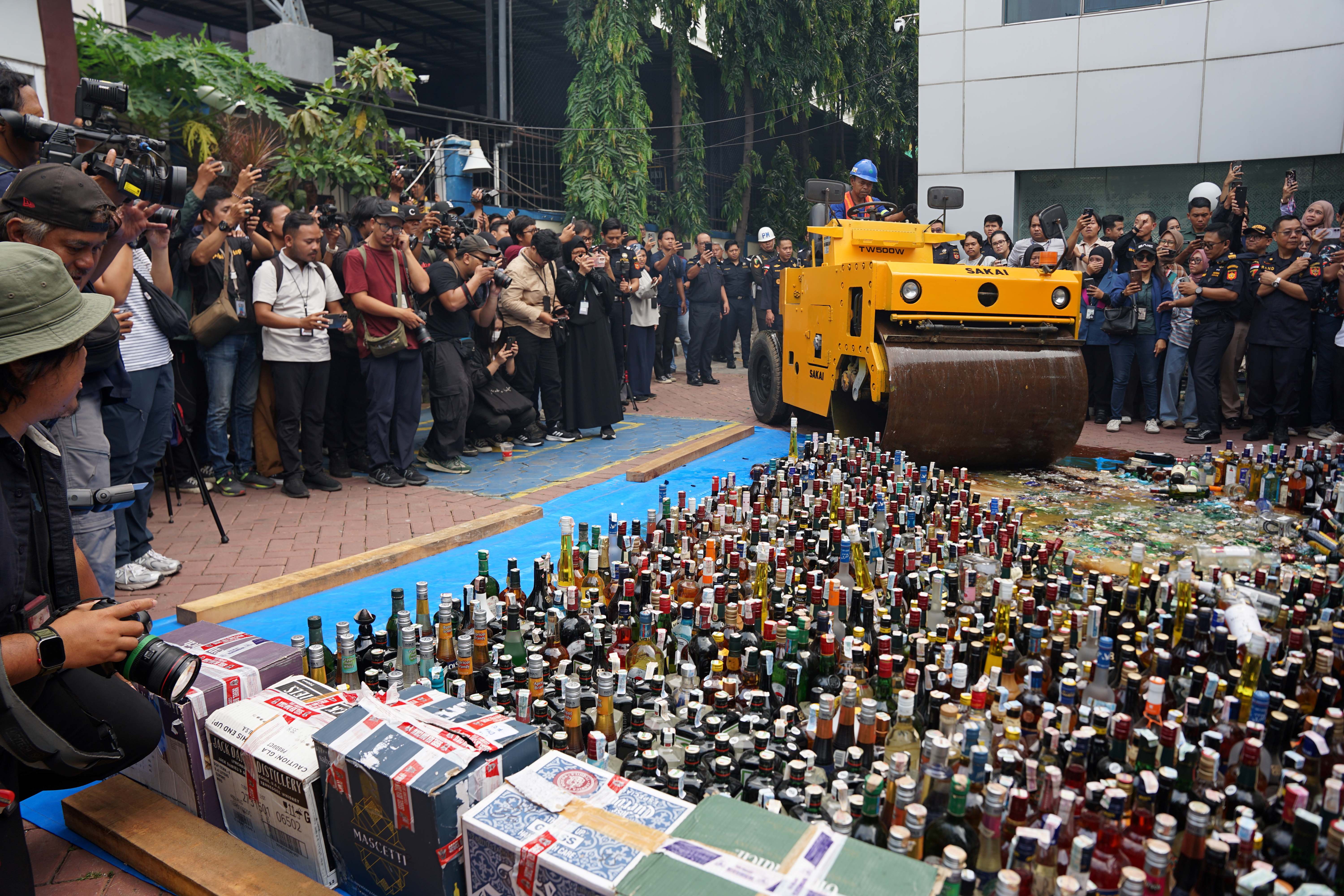 Sinergi DJKN dan DJBC dalam Pemusnahan Barang Kena Cukai Ilegal