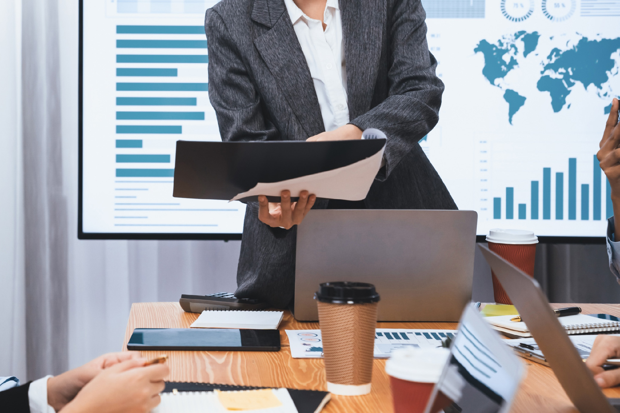 Mengakselerasi Efektivitas BUMN: Pelajaran Praktik Baik Global untuk Konteks Indonesia