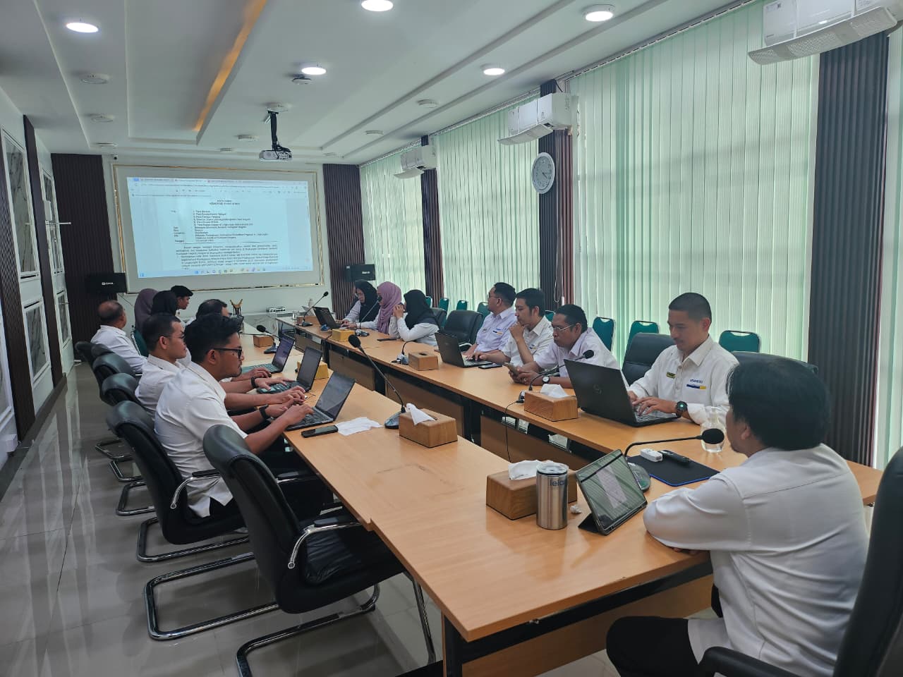 Perkuat Integritas dan Kedisiplinan, KPKNL Parepare Gelar Knowledge Sharing Aturan Kehadiran Pegawai