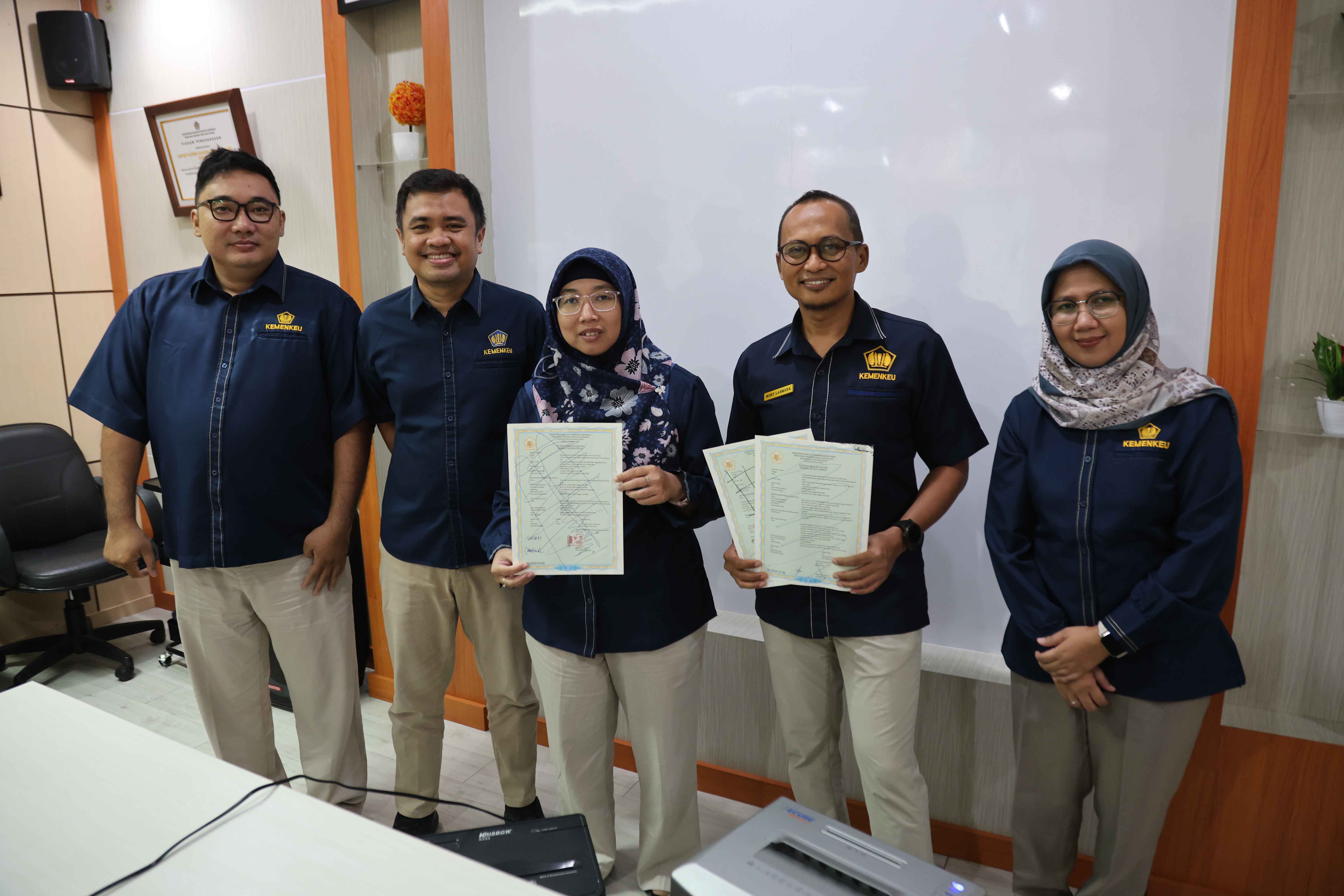 Kanwil DJKN Aceh bersama KPKNL Banda Aceh Laksanakan Pemusnahan Kertas Sekuriti Lelang