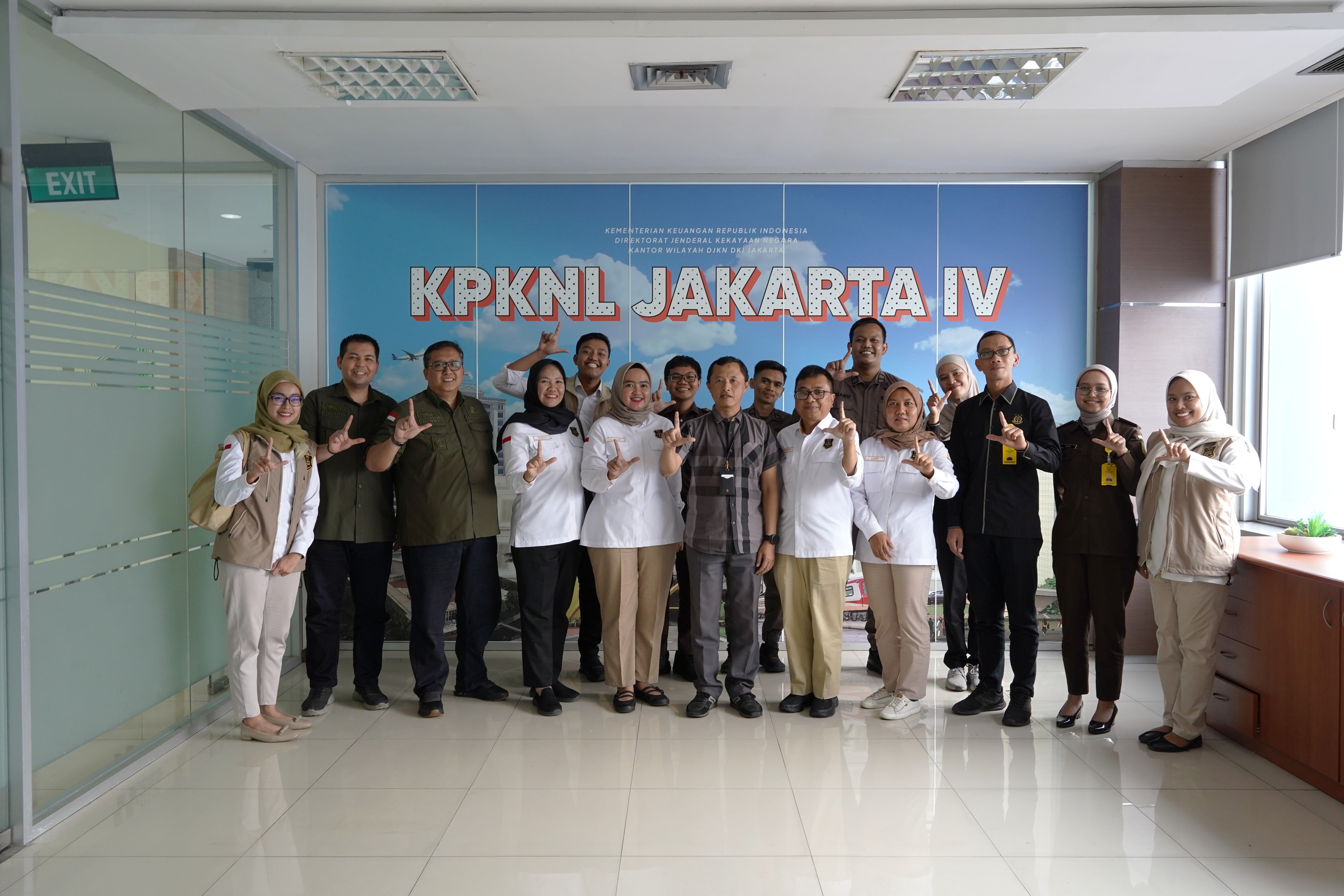 Sinergi DJKN dan Kejaksaan RI, Lelang Barang Rampasan pada KPKNL Jakarta IV Bukukan Pokok Lelang Rp65 Miliar