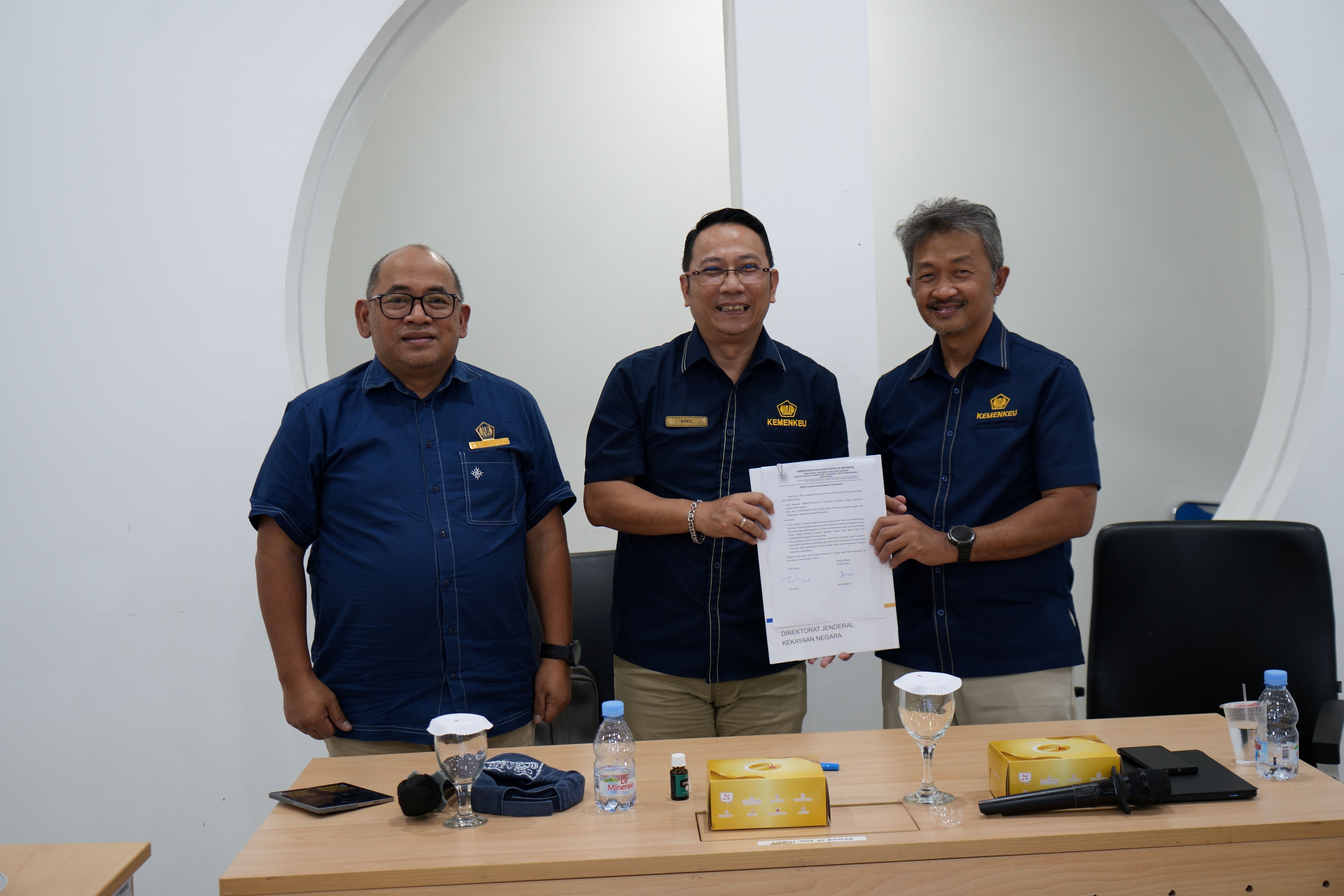 Evaluasi Kinerja TW IV 2025 dan Pembinaan Kanwil DJKN Jabar Perkuat Komitmen KPKNL Bogor untuk Memberikan Pelayanan Optimal