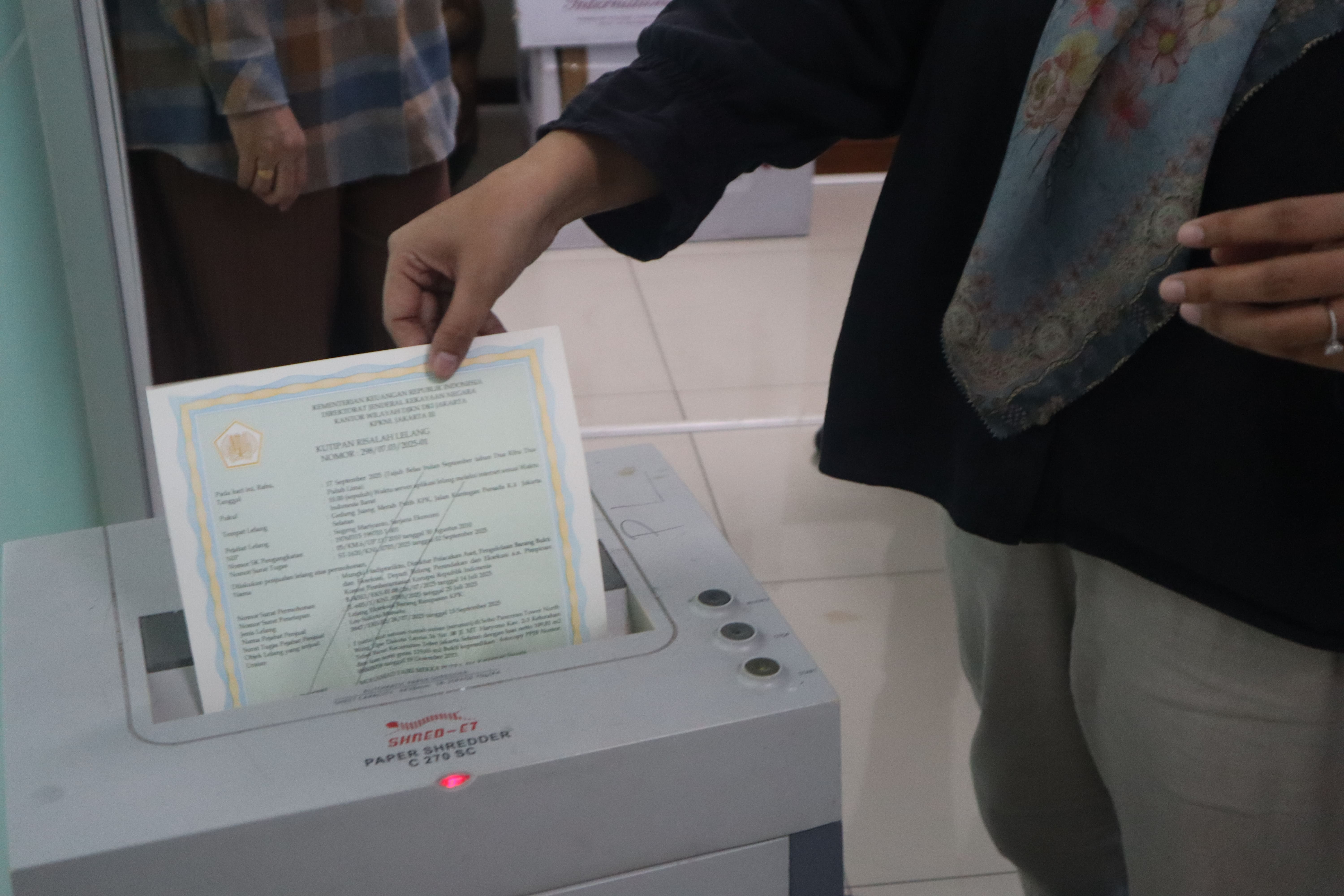 Jamin Keamanan Layanan Lelang, KPKNL Jakarta III Musnahkan Kertas Sekuriti