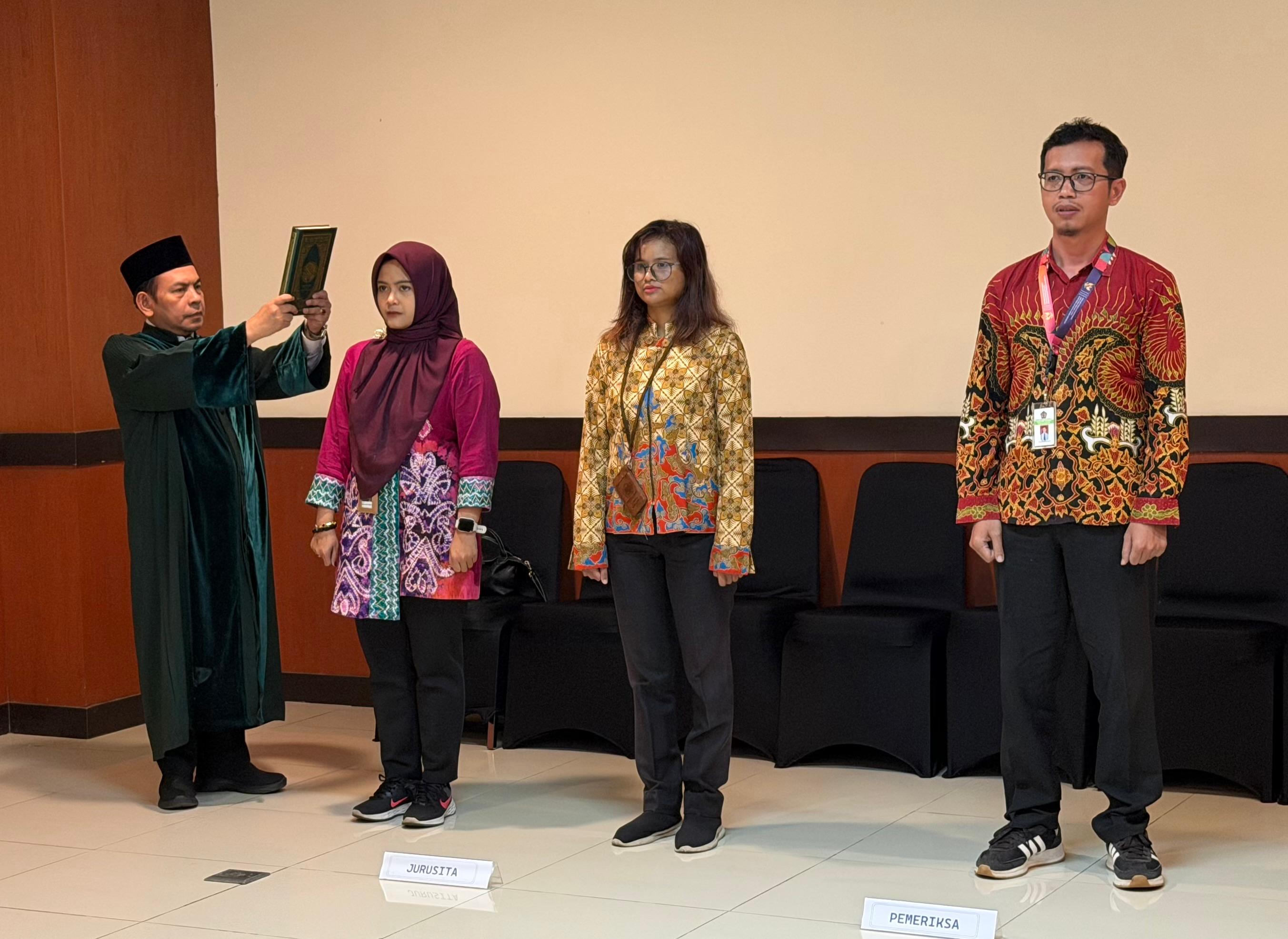 Pelantikan Pemeriksa dan Juru Sita Piutang Negara di Lingkungan KPKNL Surabaya