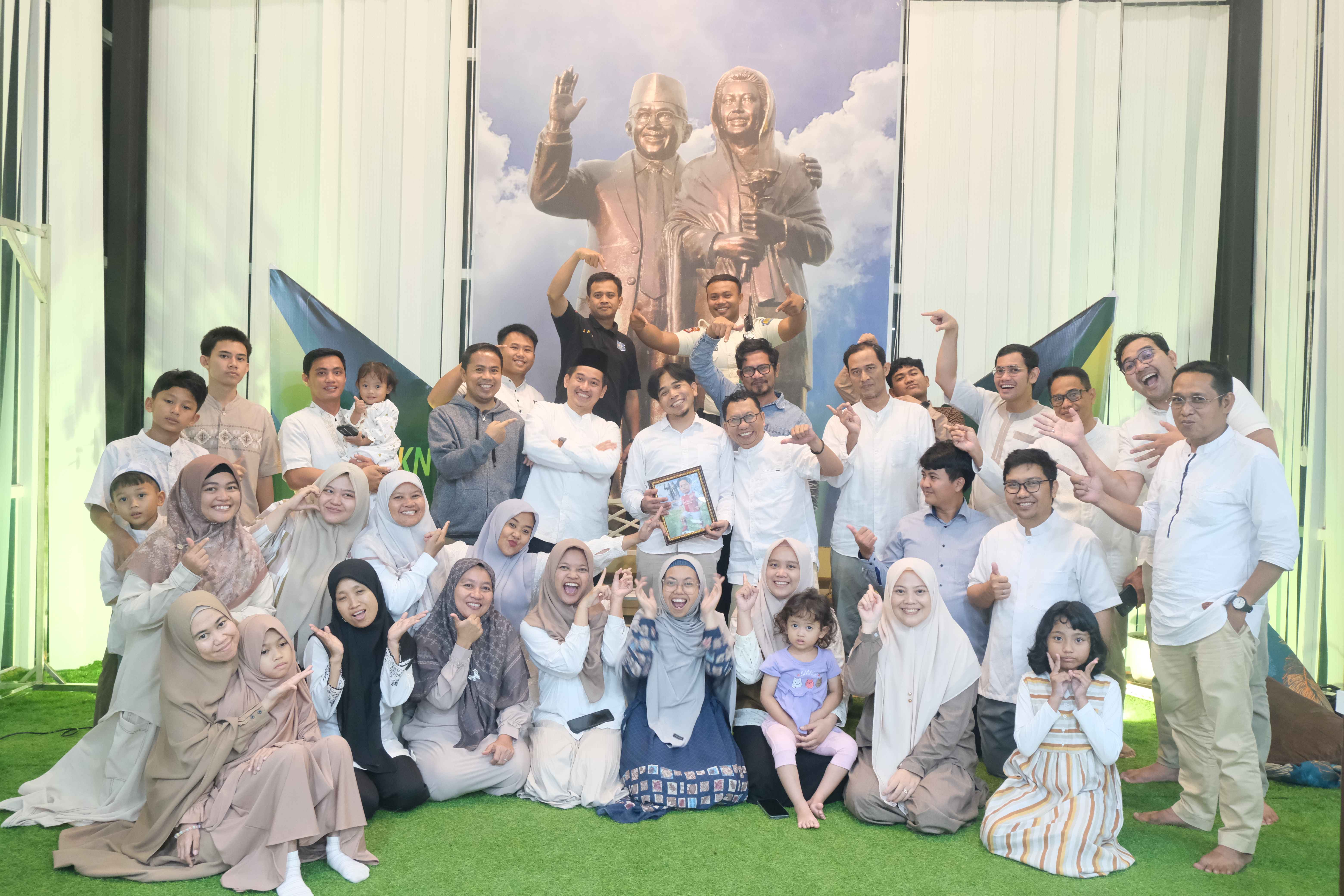 Penuh Haru dan Kehangatan: Acara Perpisahan Kepala KPKNL Parepare Dirangkaikan dengan Buka Puasa Bersama