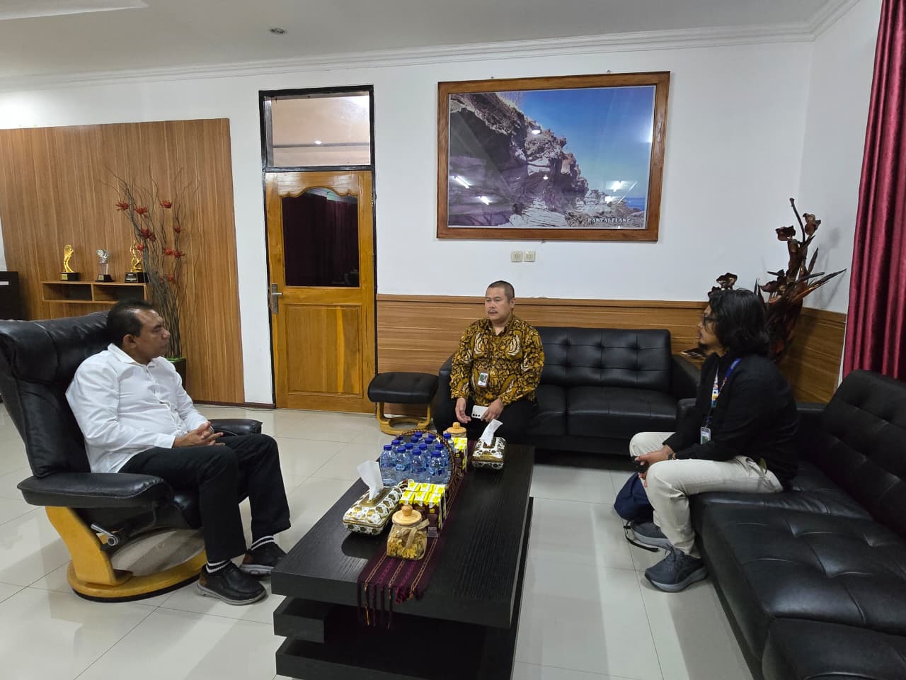 KPKNL Kupang dan Pemkab Flores Timur Perkuat Koordinasi Pengurusan Piutang dan Pengelolaan Aset Daerah