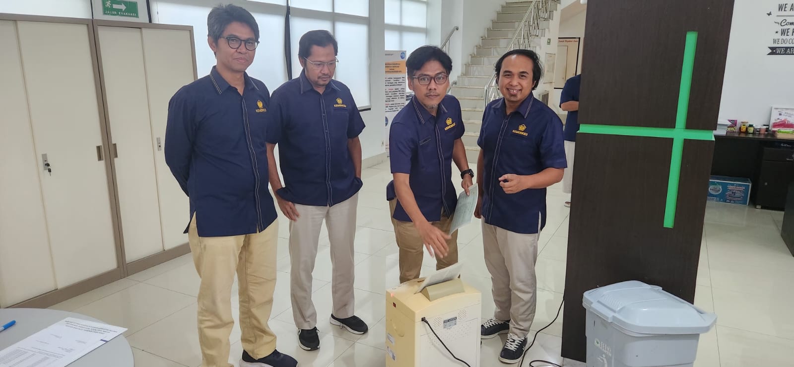 Perkuat Tertib Administrasi, Kanwil DJKN Papabaruku Kembali Pantau Pemusnahan Kertas Sekuriti di KPKNL Biak