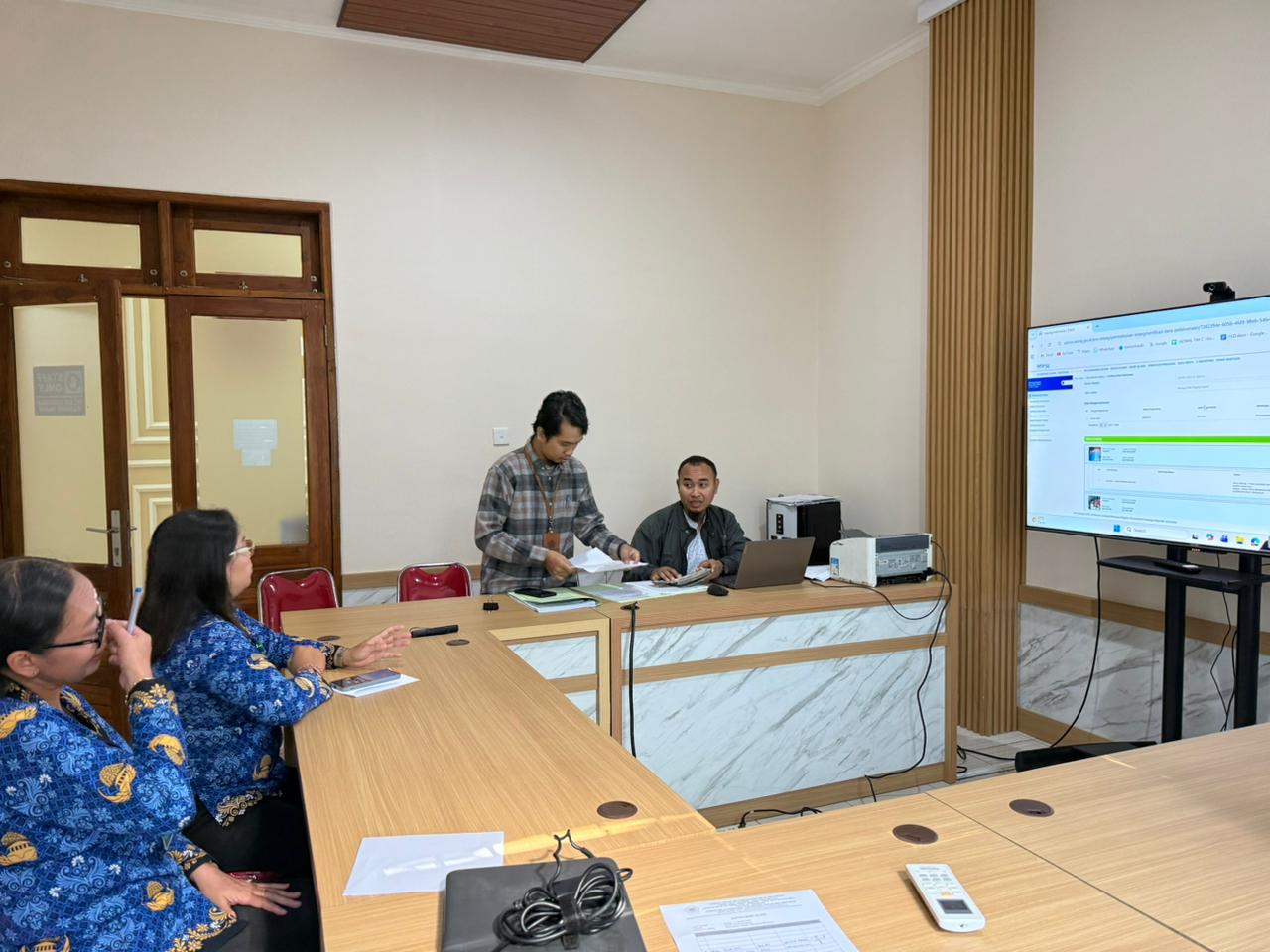 10 Lot Barang Milik Daerah Kabupaten Buleleng Laku Terjual dalam Lelang Hari Ini