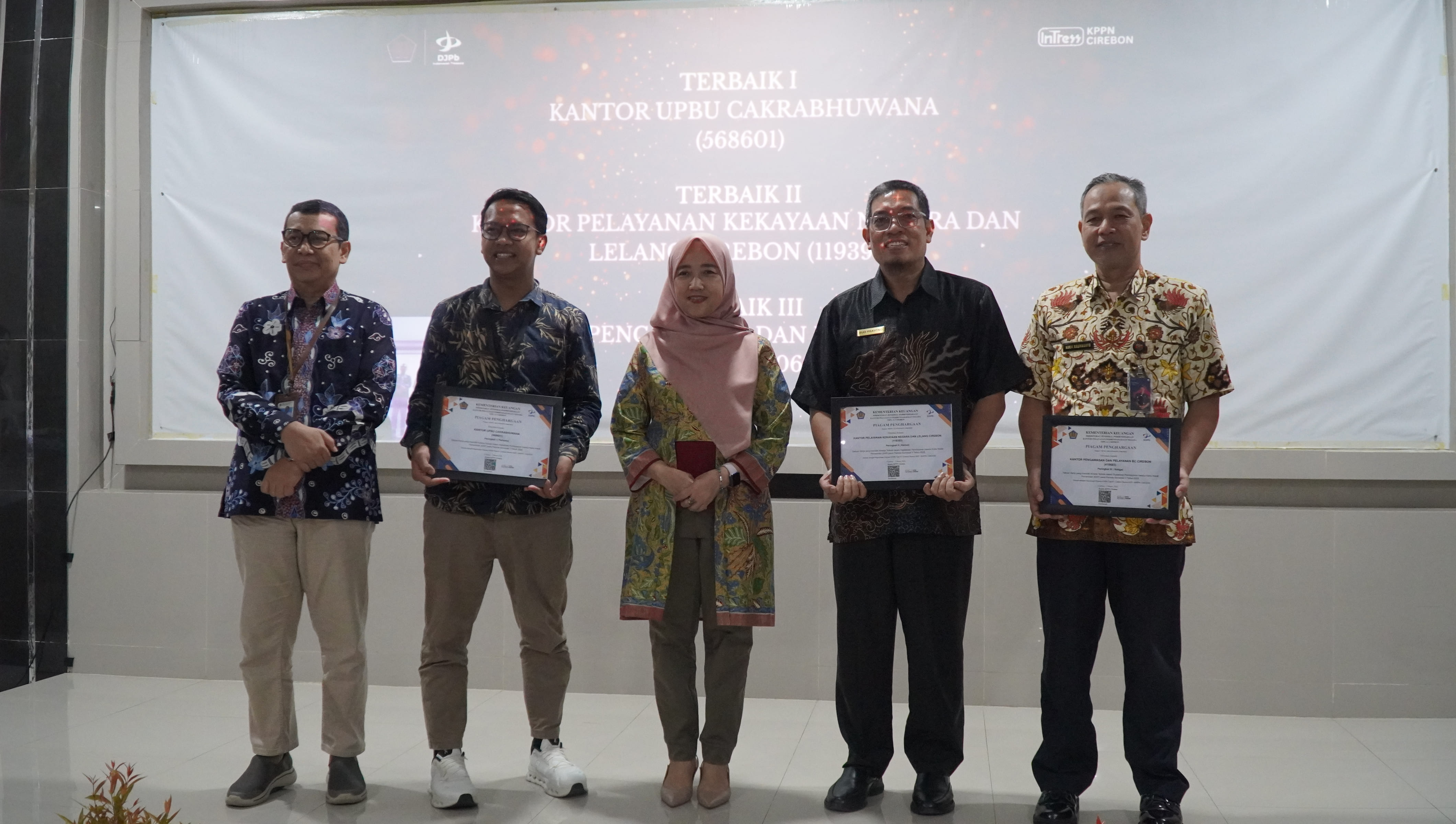 KPKNL Cirebon Raih Dua Penghargaan KPPN Awards