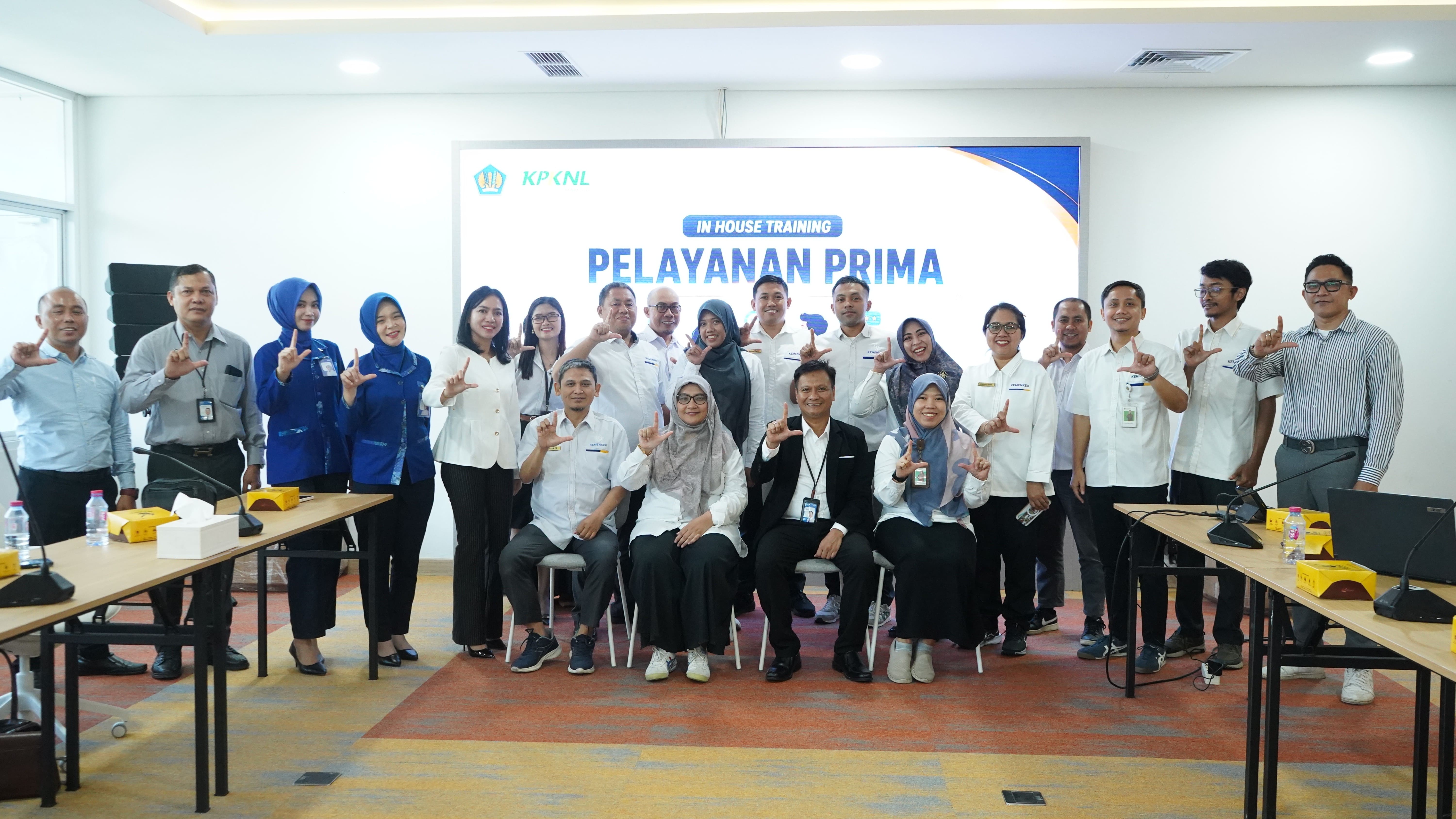 In House Training (IHT) Pelayanan Prima KPKNL Mamuju