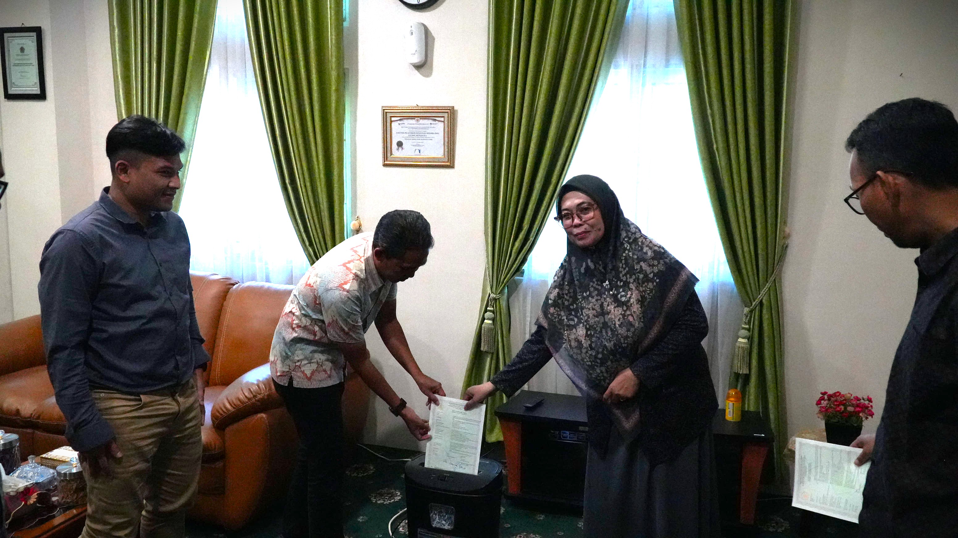 KPKNL Bengkulu Laksanakan Pemusnahan Kutipan Risalah Lelang Rusak