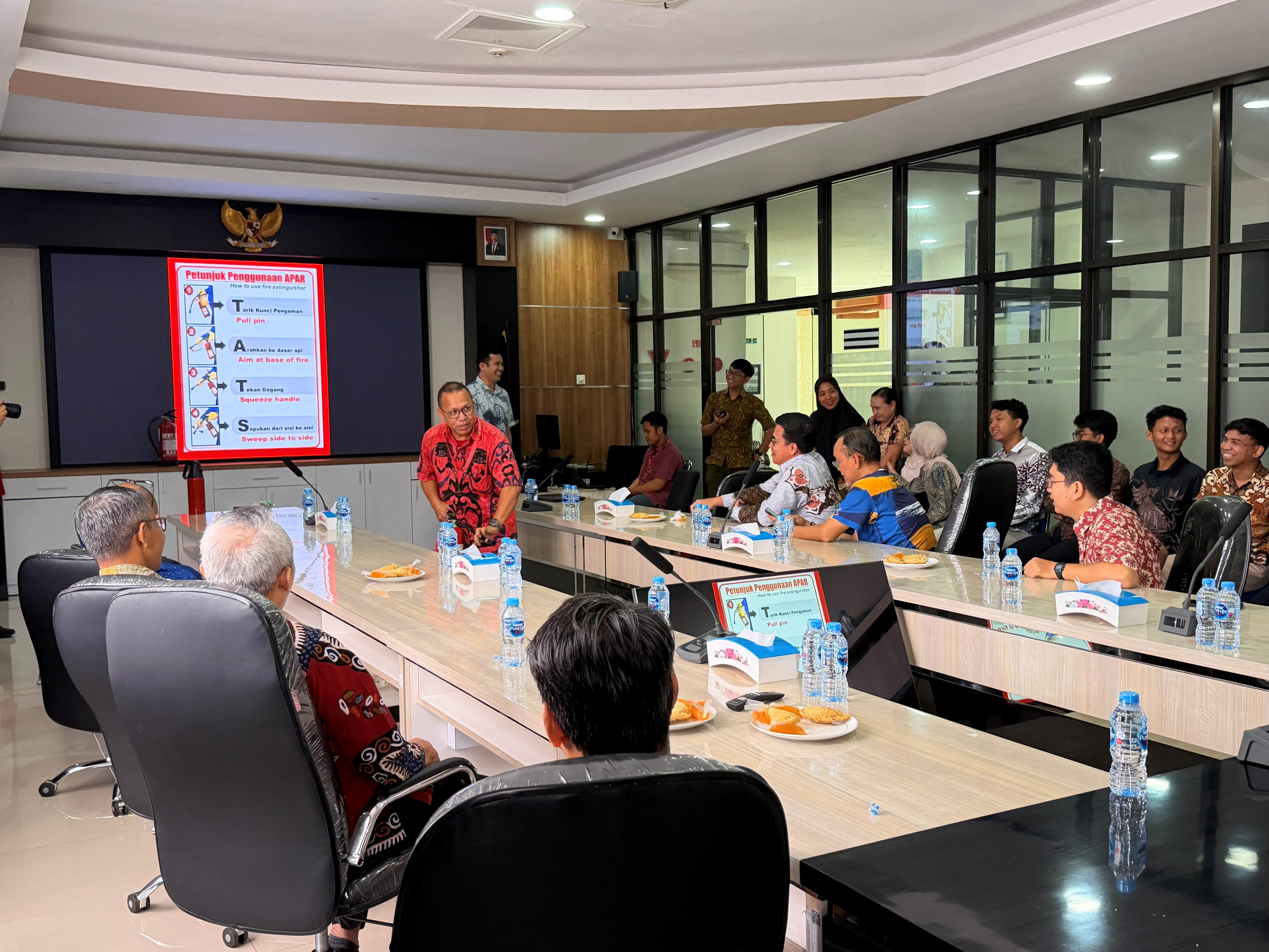 Kemenkeu Satu Sorong Perkuat Sinergi melalui Simulasi Penanggulangan Kebakaran