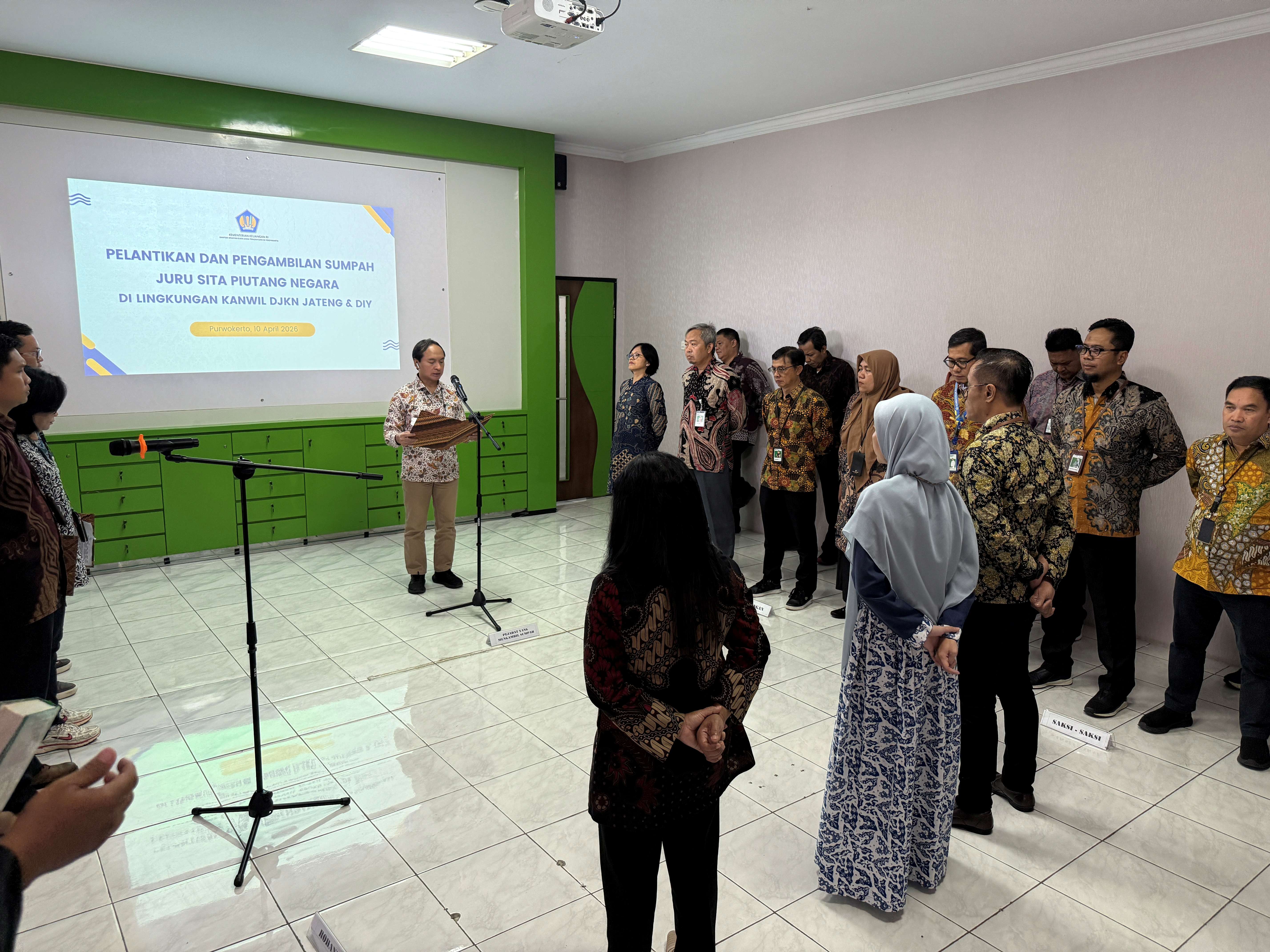 Perkuat Fungsi Pengurusan Piutang Negara, Kepala Kanwil DJKN Jawa Tengah dan DIY Lantik Juru Sita Piiutang Negara