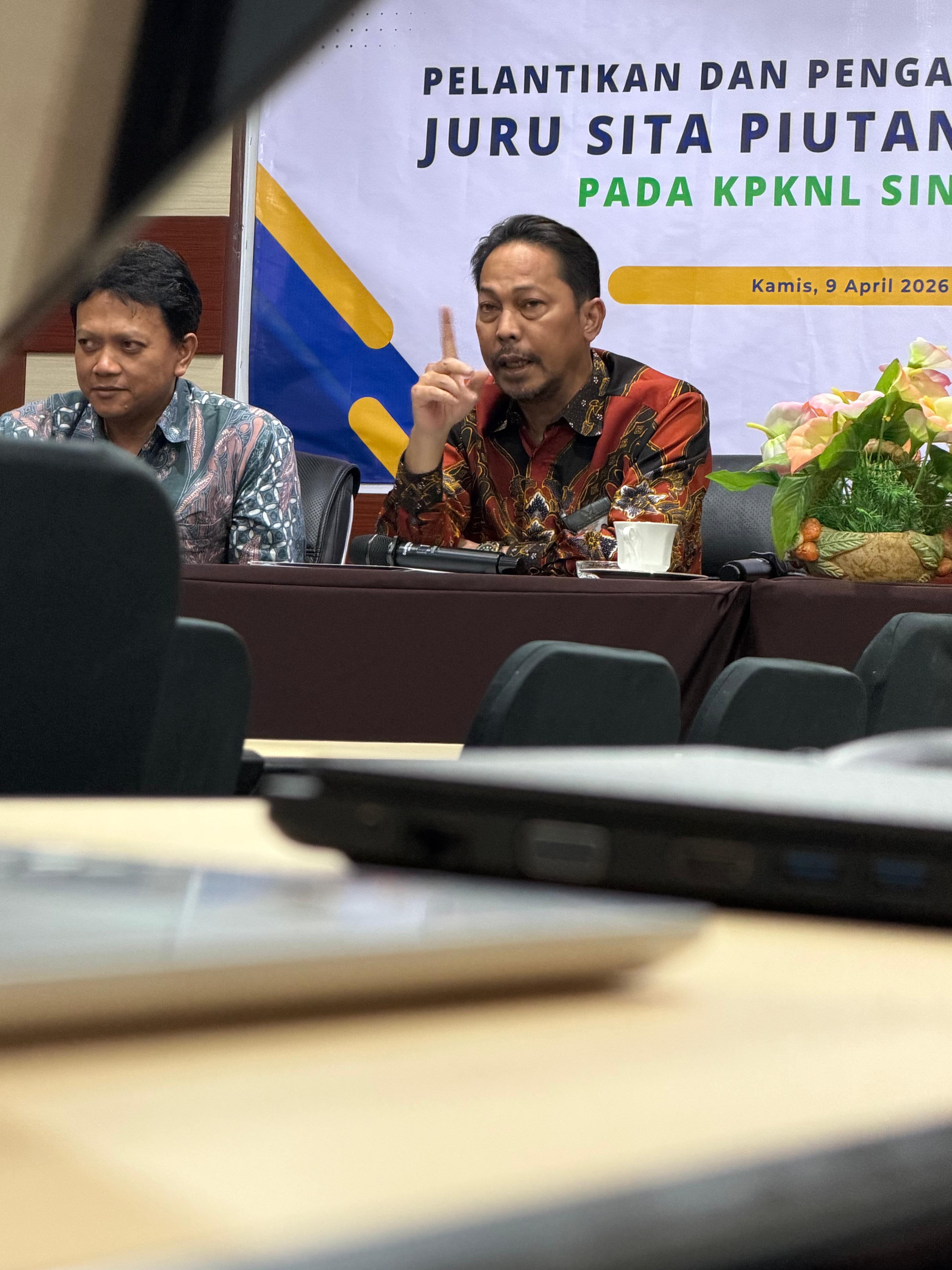 Tingkatkan Kualitas Pelayanan, Kepala Kanwil DJKN Bali dan Nusa Tenggara Laksanakan Pembinaan di KPKNL Singaraja