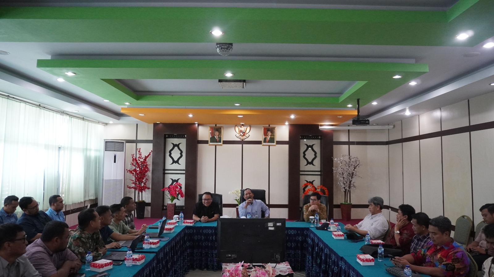 Kepala Kanwil Papabaruku Berikan Pembinaan dan Arahan kepada Pegawai KPKNL Ambon