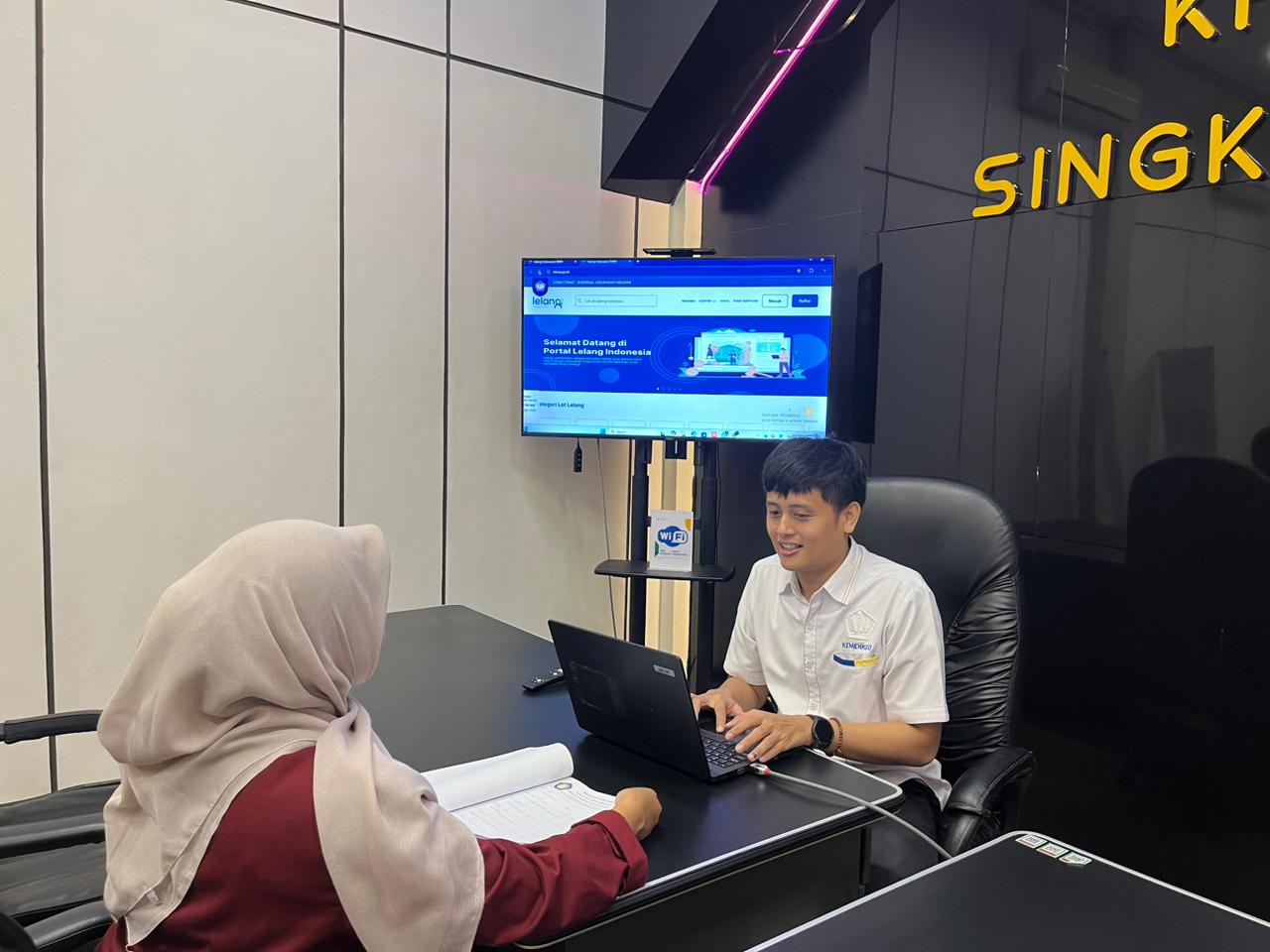 Kontribusi Lelang KPKNL Singkawang dari Batas Negeri