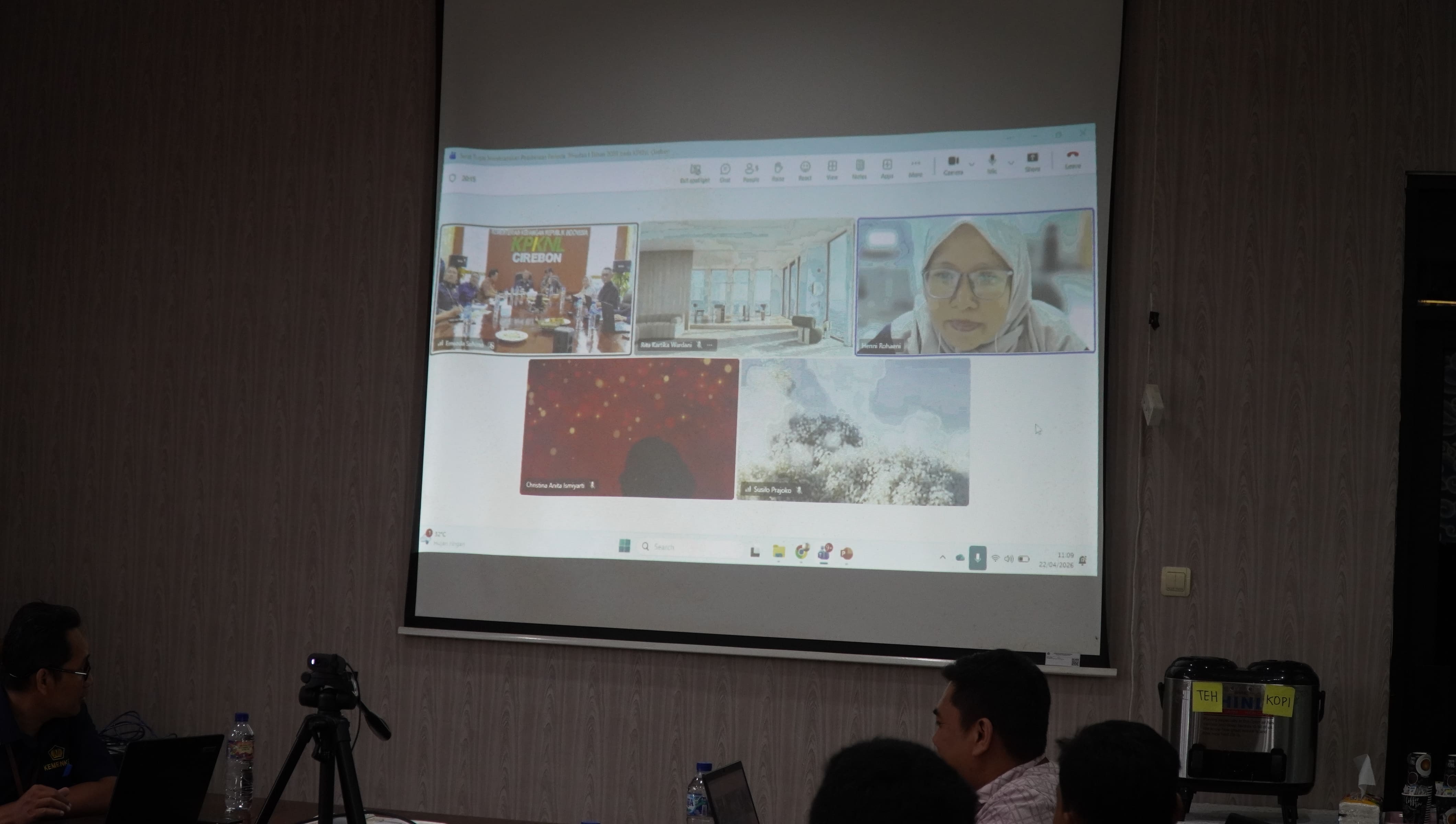Kanwil DJKN Jawa Barat Laksanakan Pembinaan dan Penguatan Kinerja Pegawai KPKNL Cirebon