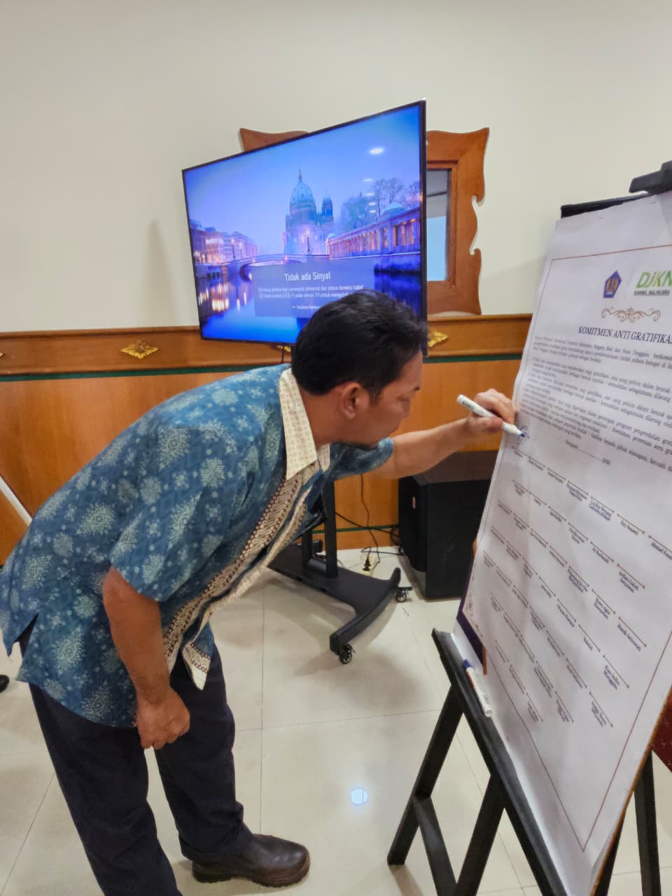 Penandatanganan Komitmen Anti Gratifikasi Tahun 2026 dan Monev ZI WBK Menuju WBBM 