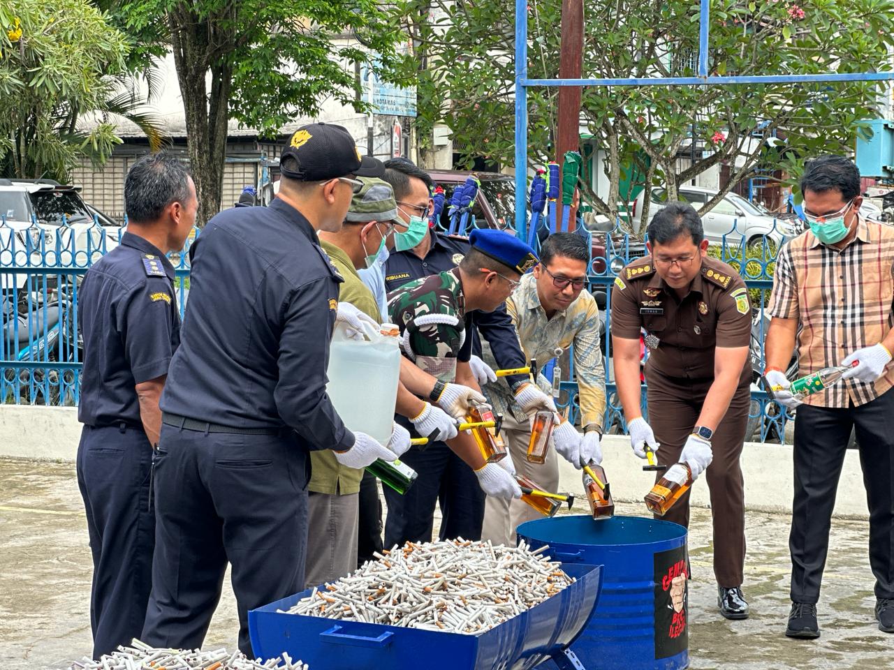 KPKNL Samarinda Dukung Pemusnahan BMN Hasil Penindakan Bea Cukai Samarinda