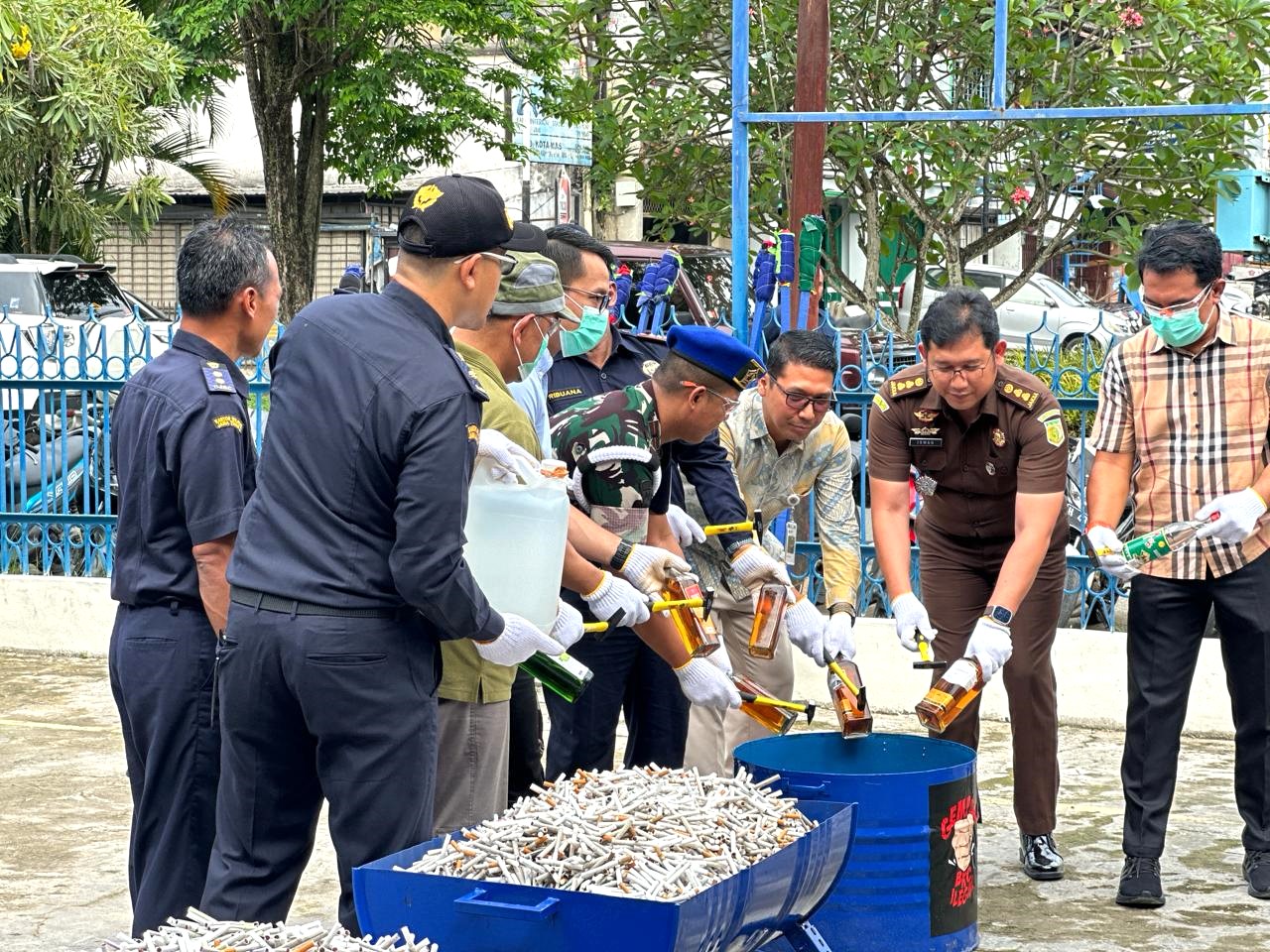 KPKNL Samarinda Dukung Pemusnahan BMN Hasil Penindakan Bea Cukai Samarinda