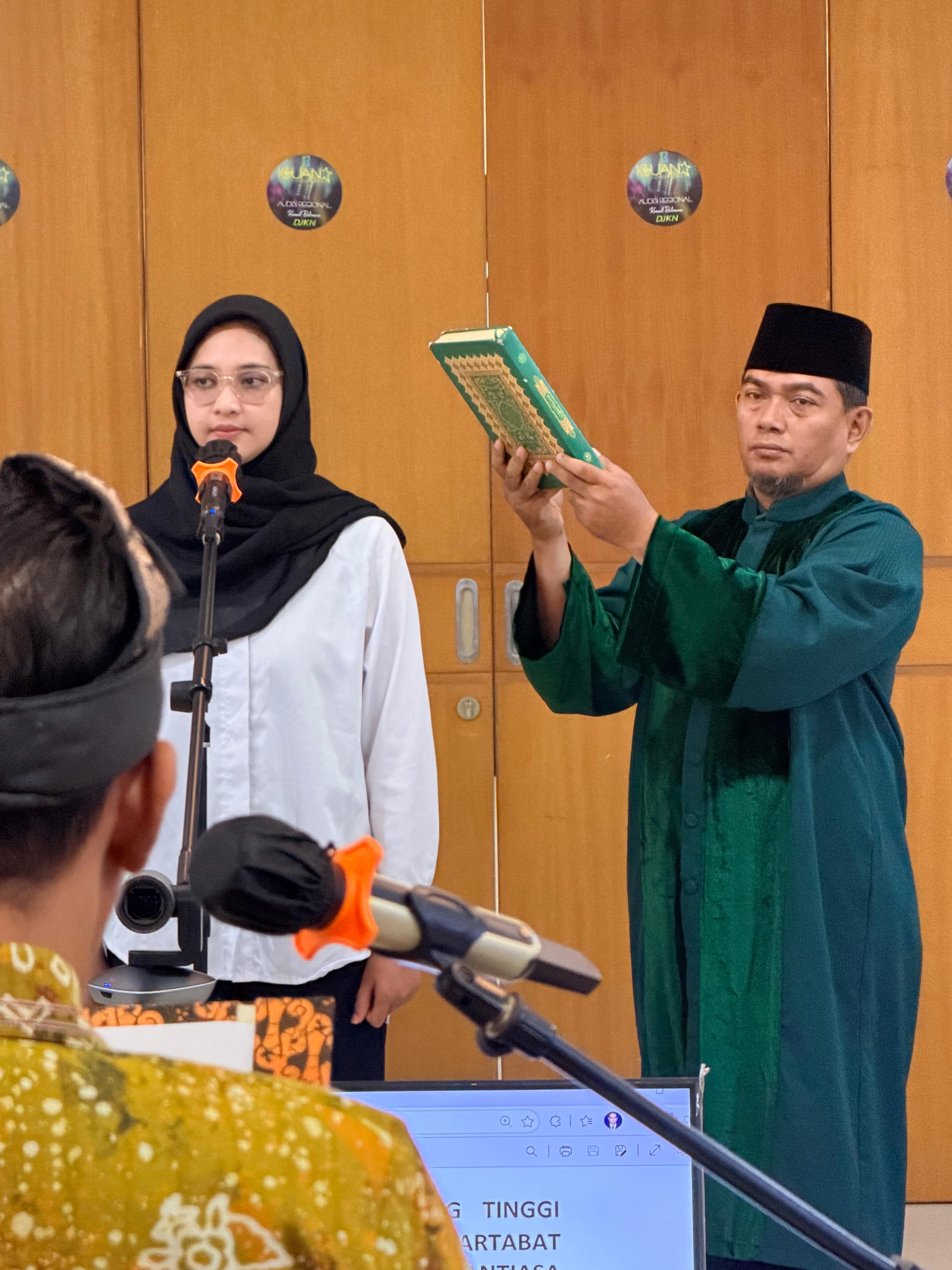 Kepala Kanwil DJKN Bali dan Nusa Tenggara Lantik Pegawai Negeri Sipil