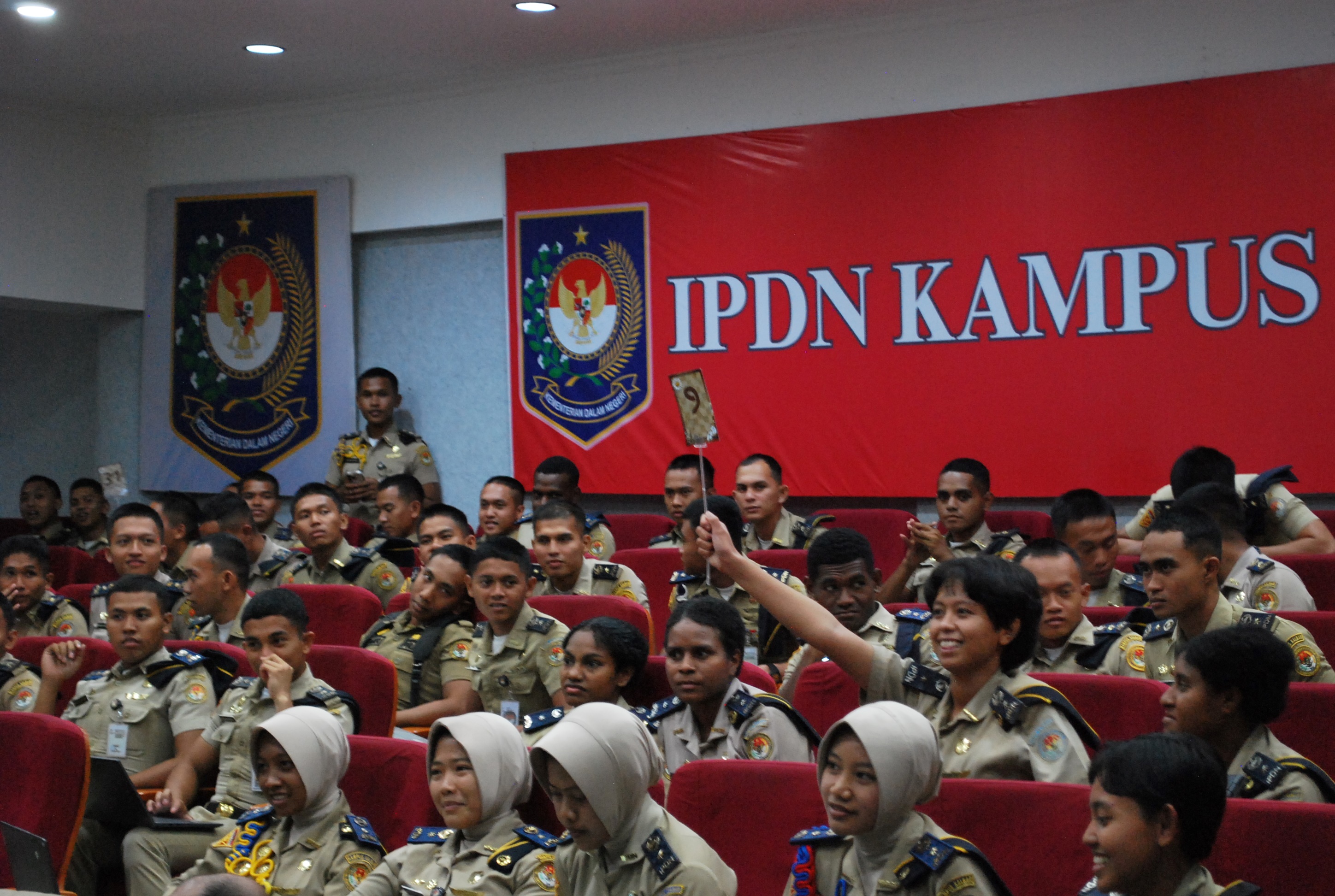 Jaket Rp11.800 Terjual Rp480.000, Simulasi Lelang Tarik Antusiasme Ratusan Praja IPDN