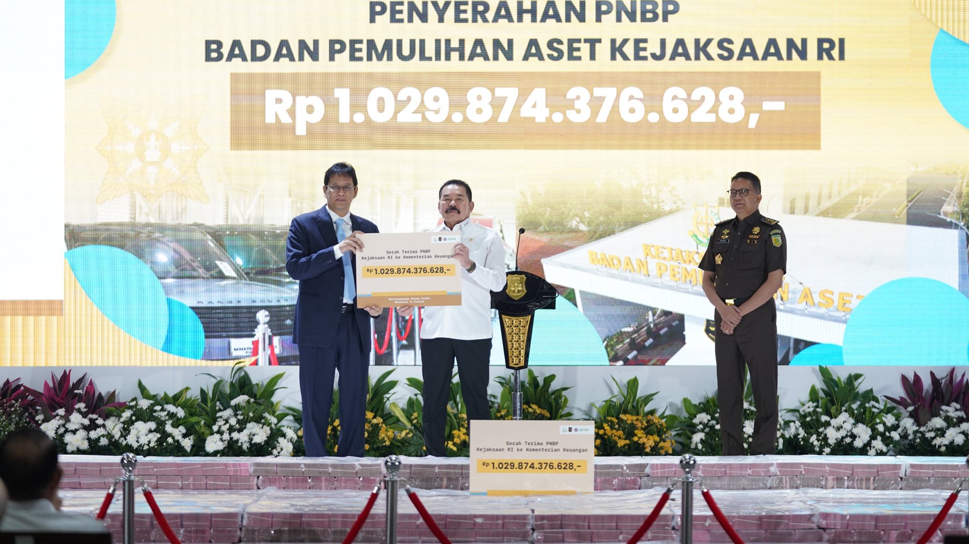 Puncak Perayaan 118 Tahun Lelang KPKNL Jakarta IV: Penyerahan PNBP Hasil Pemulihan Aset Negara Rp1,02 Triliun