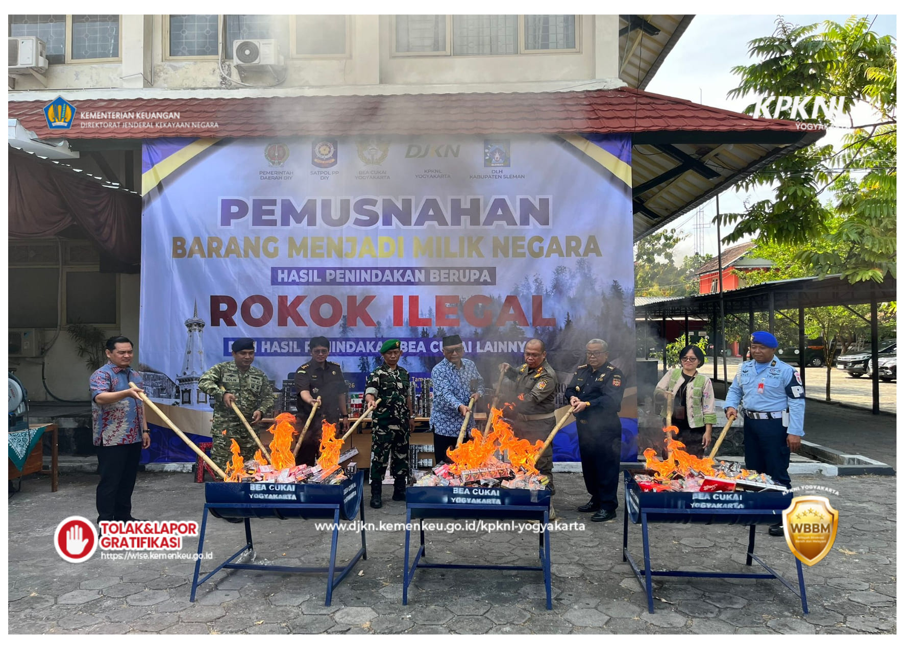 Dukung Pengendalian Barang Ilegal, KPKNL Yogyakarta Turut Serta dalam Kegiatan Pemusnahan BMN Hasil Penindakan