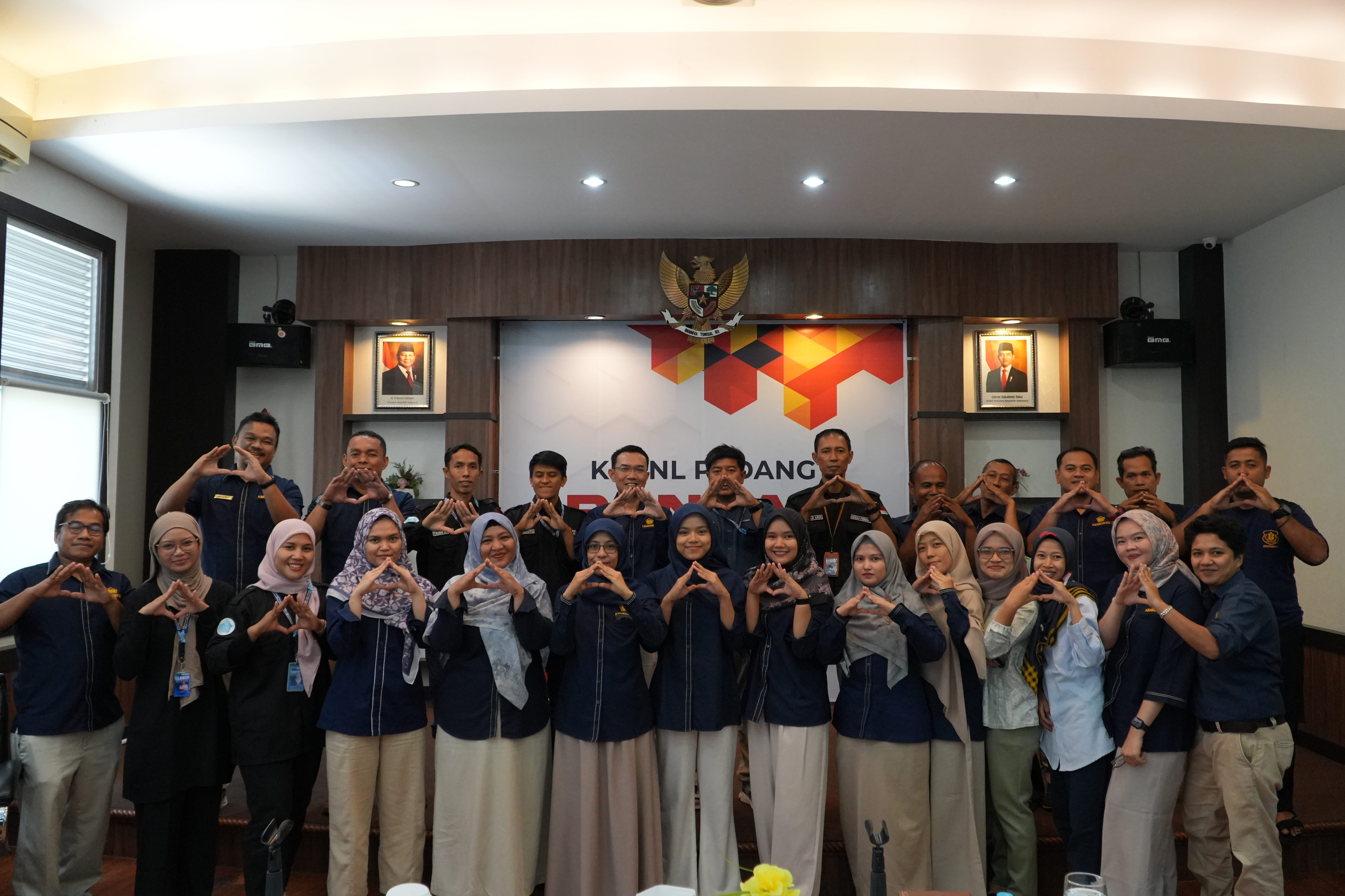KPKNL Padang Tingkatkan Kompetensi Pegawai melalui Pelatihan Bahasa Isyarat untuk Wujudkan Layanan Inklusif