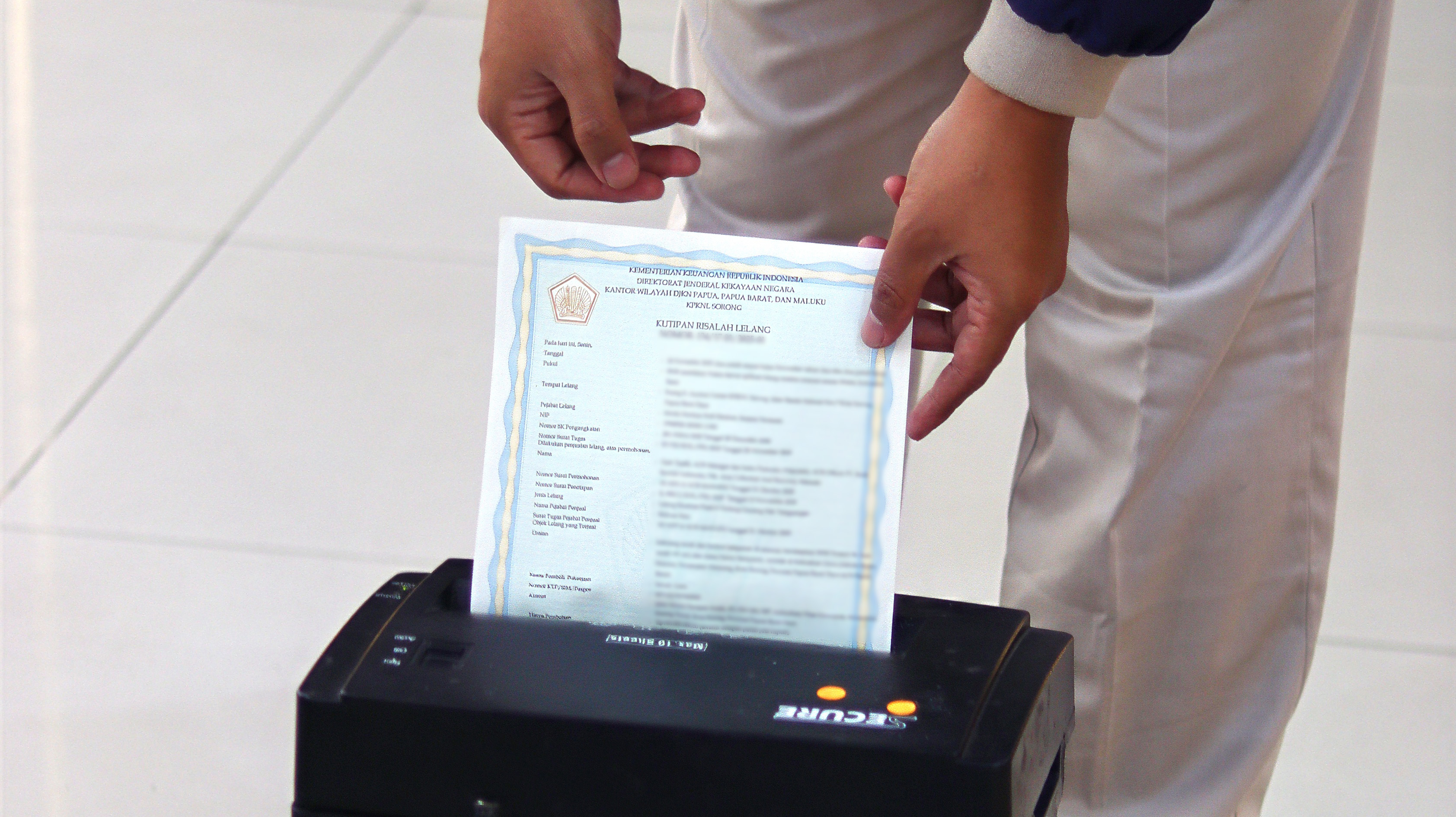 Wujudkan Transformasi Digital dan Kepatuhan Administrasi, KPKNL Sorong Musnahkan Kertas Kutipan Risalah Lelang Secara Daring
