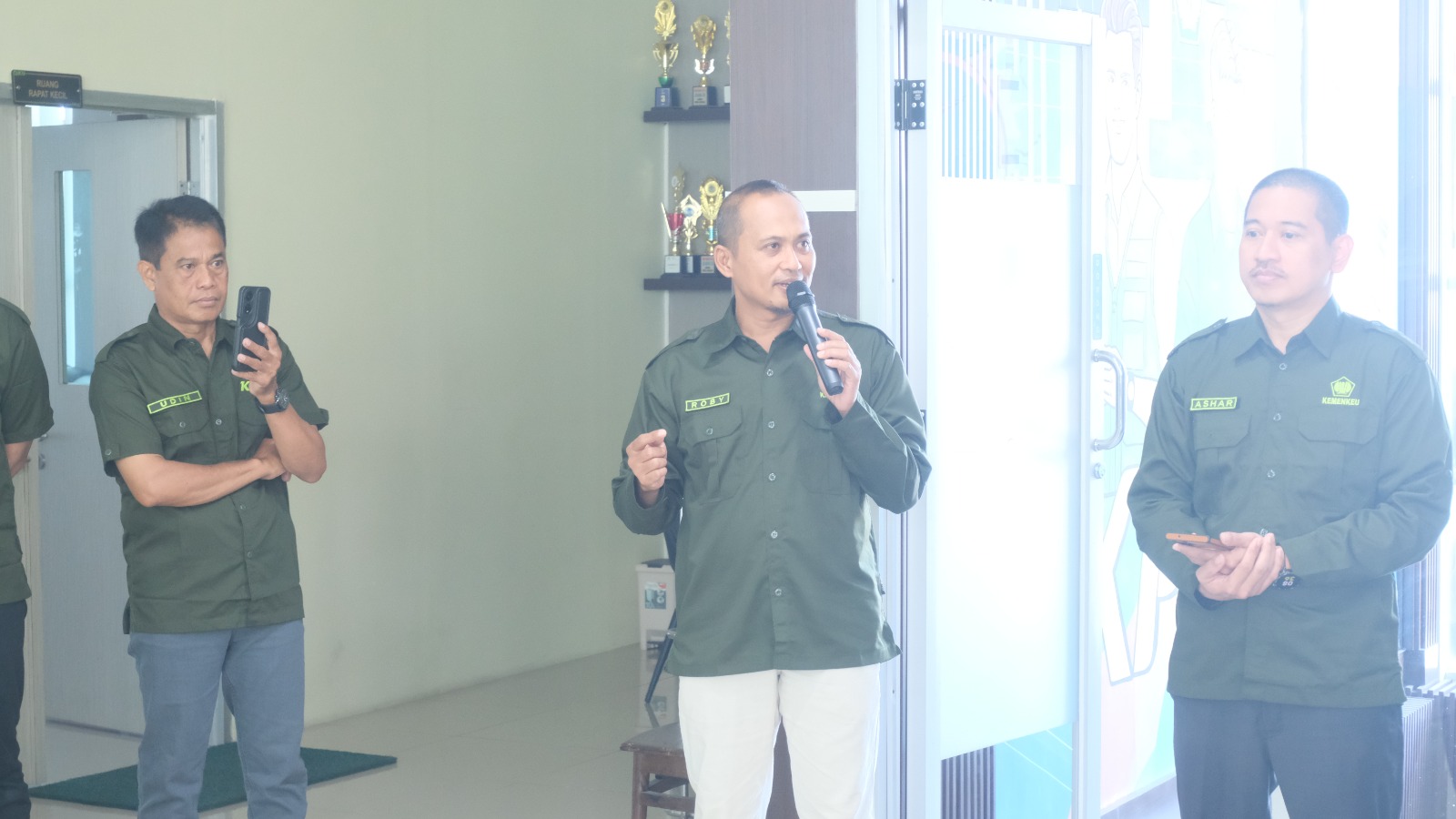 Pererat Silaturahmi dan Tingkatkan Kualitas Administrasi, KPKNL Parepare Gelar Kegiatan "Salam Pagi"