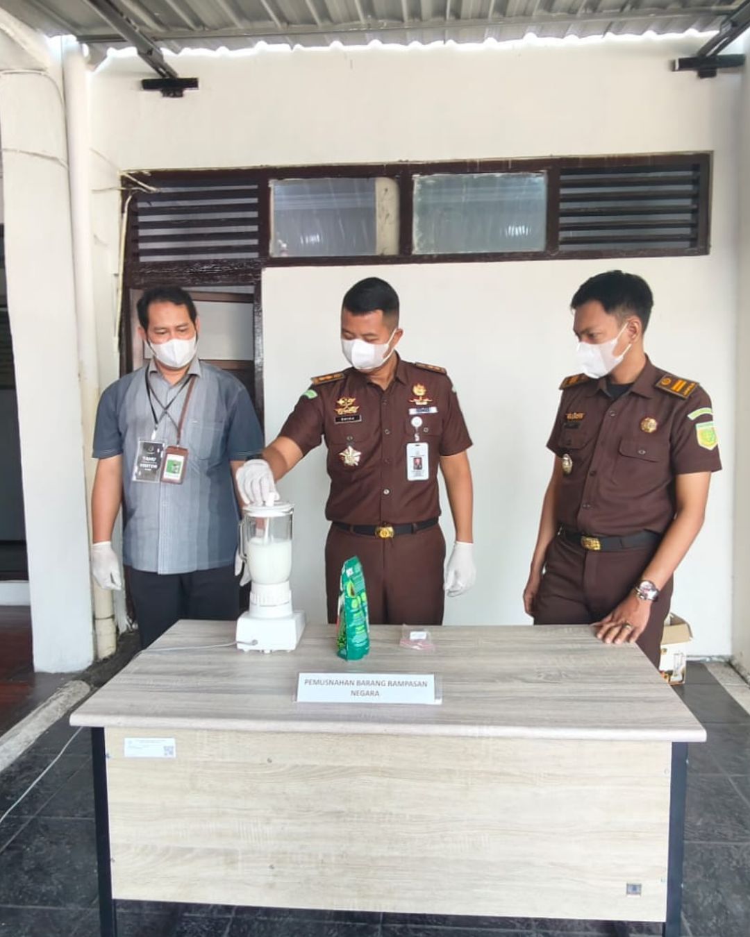 KPKNL Tegal Hadiri Pemusnahan Barang Rampasan Negara
