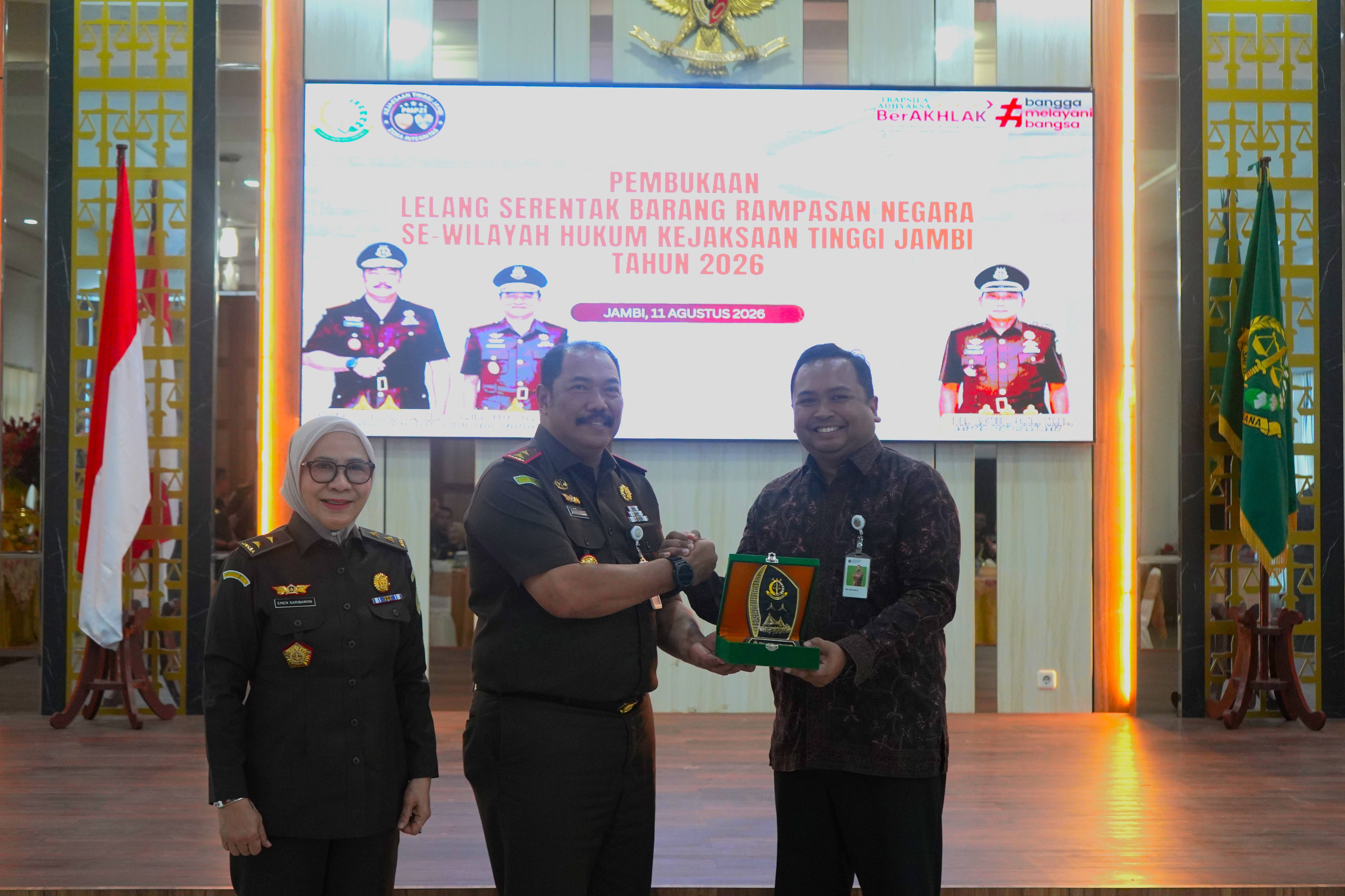 Tidak Berhenti di Palu Hakim: Lelang Barang Rampasan Hasilkan Penerimaan Negara