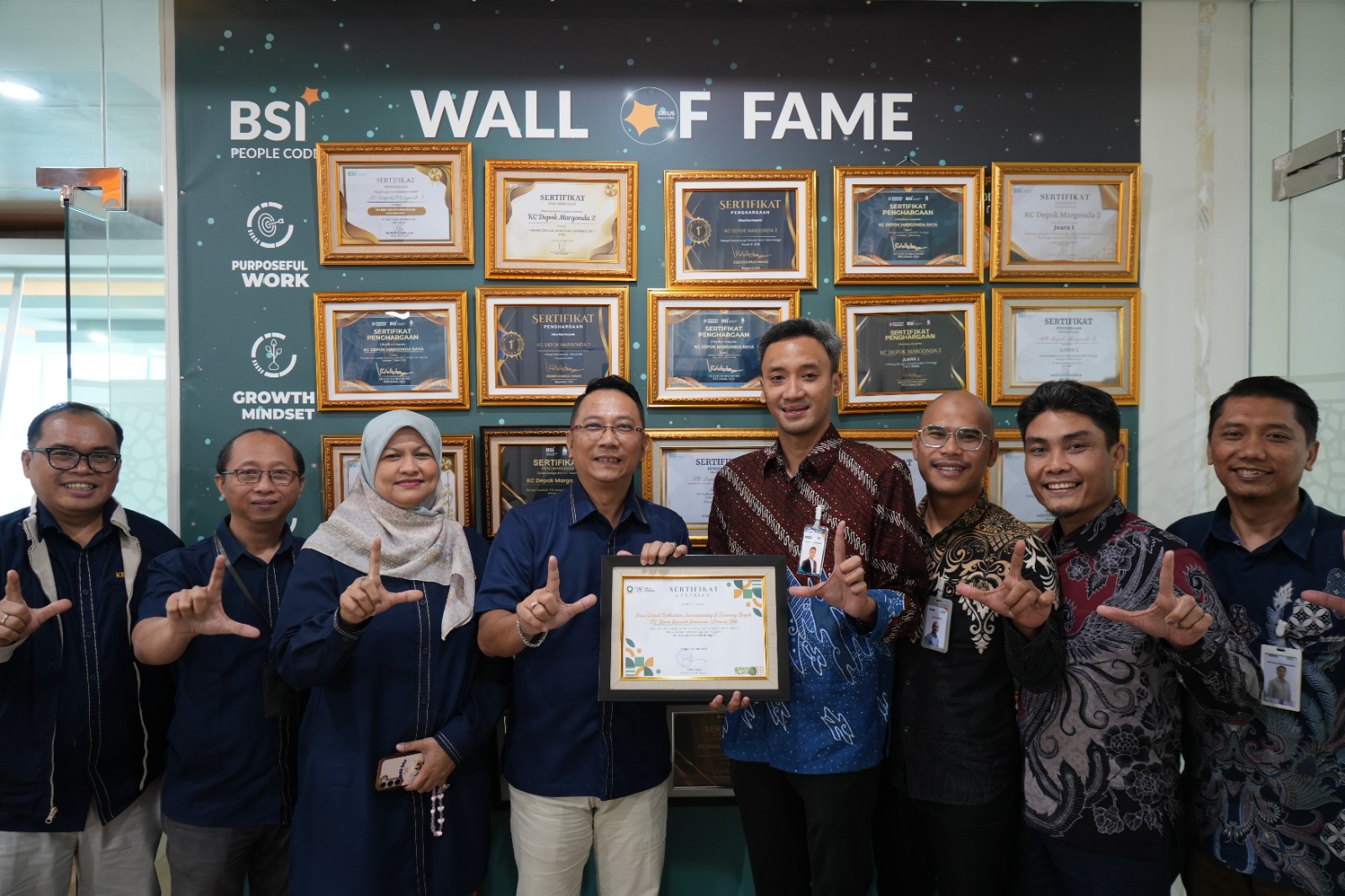 Perkuat Sinergi, KPKNL Bogor Serahkan Apresiasi kepada Mitra Kerja atas Suksesnya SOLID Lelang di CFD Depok