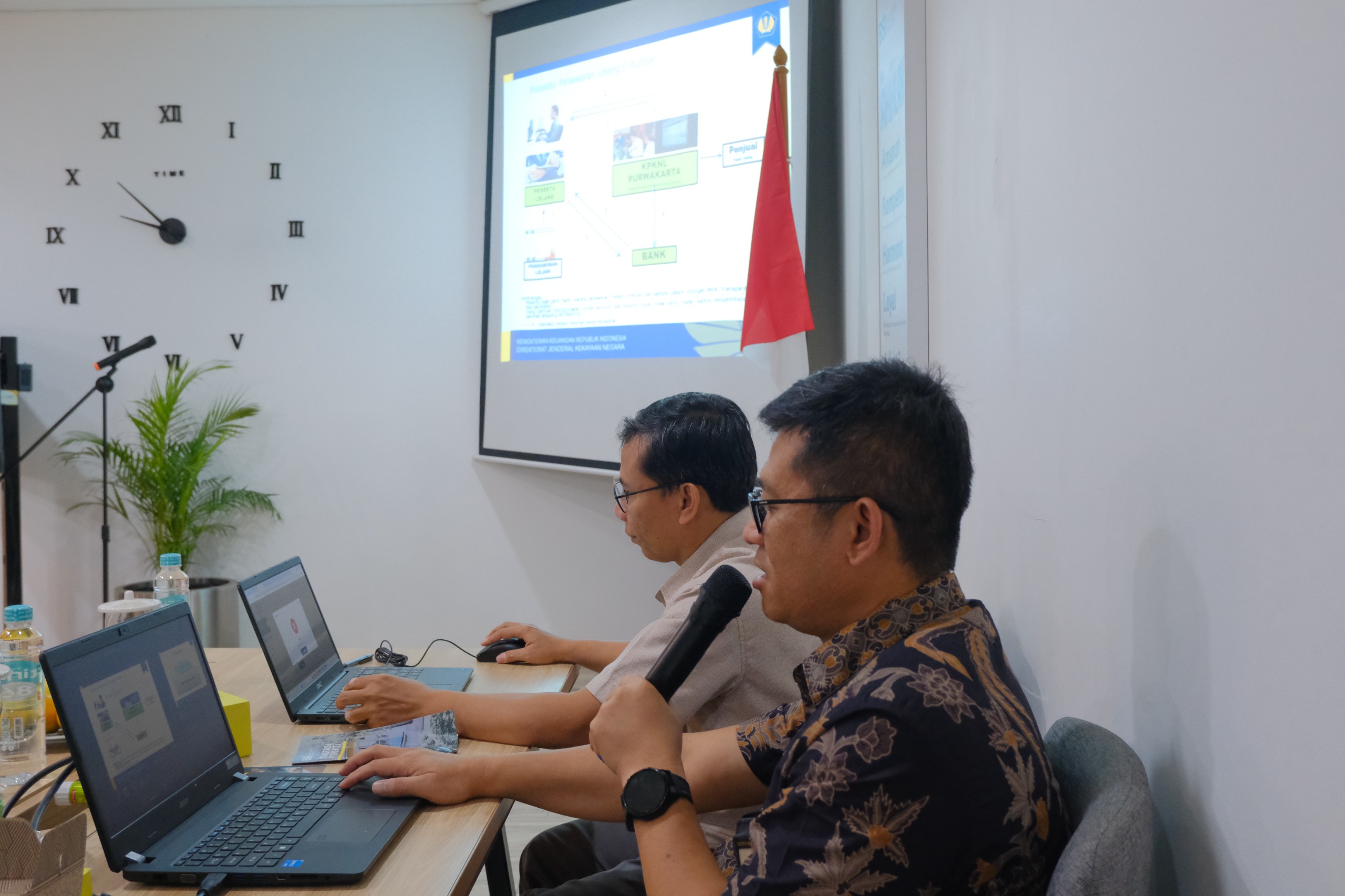 Dorong Pemanfaatan Lelang di Masyarakat, KPKNL Purwakarta Turut Sukseskan Lelang Serentak One Day Auction Bank Syariah Indonesia