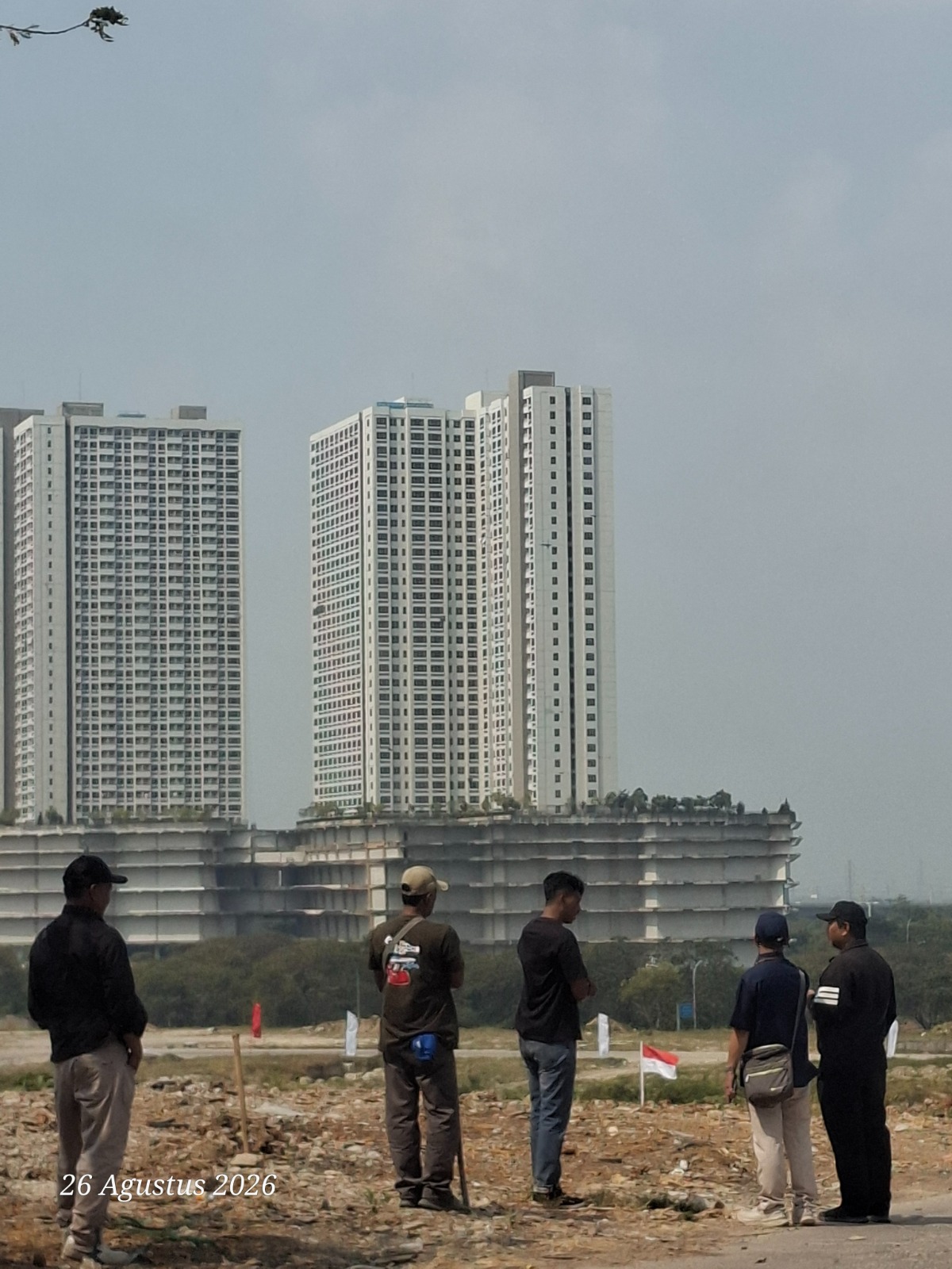 Peninjauan Kepala Kanwil DJKN Jawa Barat ke Lokasi Titik Rencana Pemasangan Plang Pemerintah RI pada Aset Hibah untuk Program 3 Juta Rumah