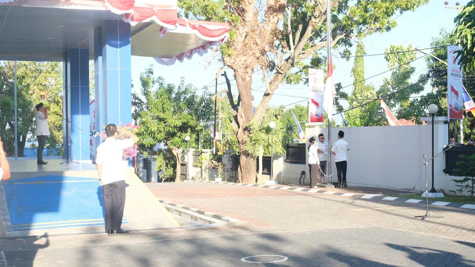 Perkuat Semangat Kemenkeu Satu, Jajaran Kemenkeu Kota Parepare Gelar Upacara HUT ke-81 RI di KPP Pratama Parepare