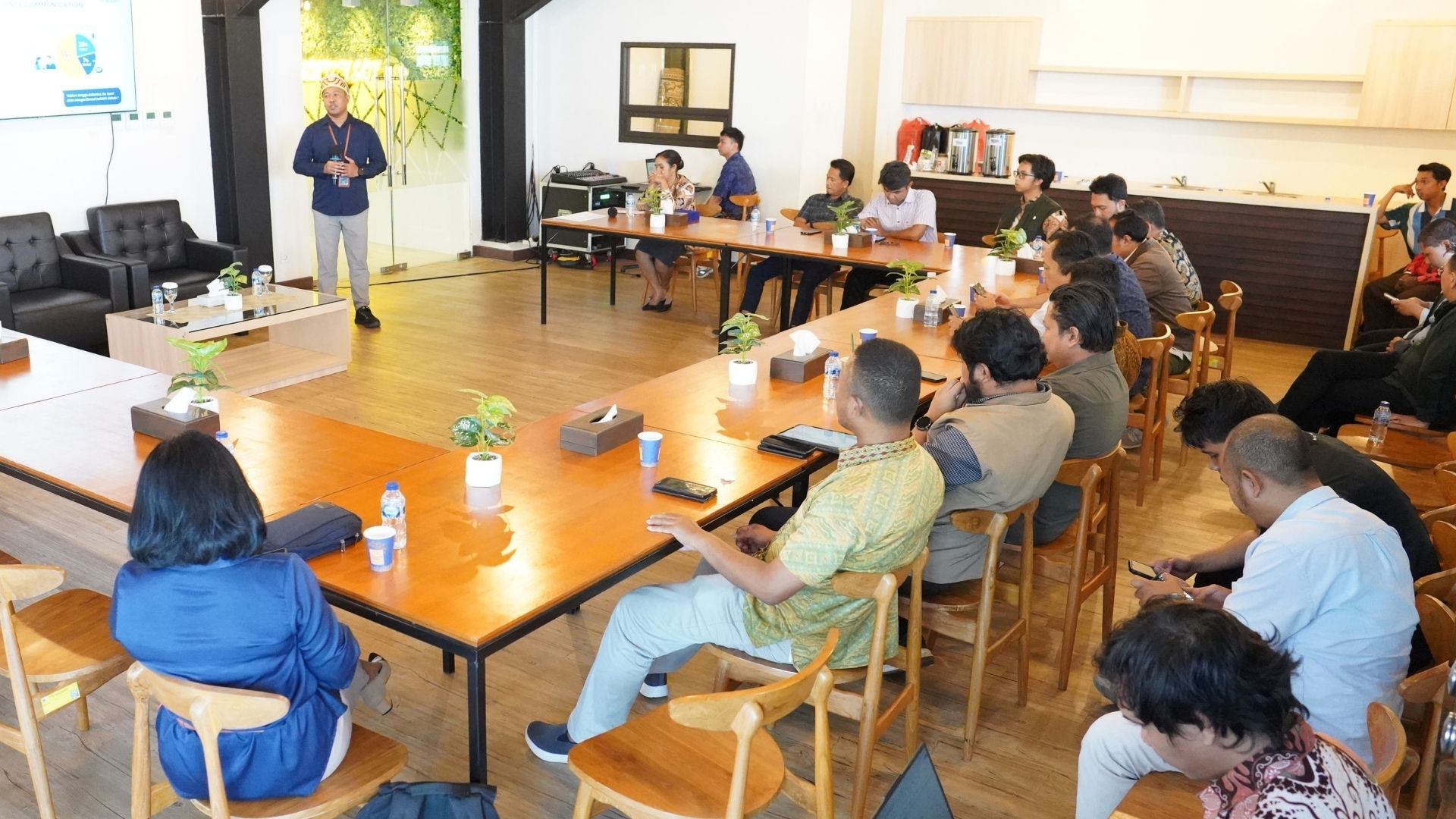 Tingkatkan Kompetensi Pelayanan, Kanwil DJKN Papabaruku Gelar Workshop Service Excellence