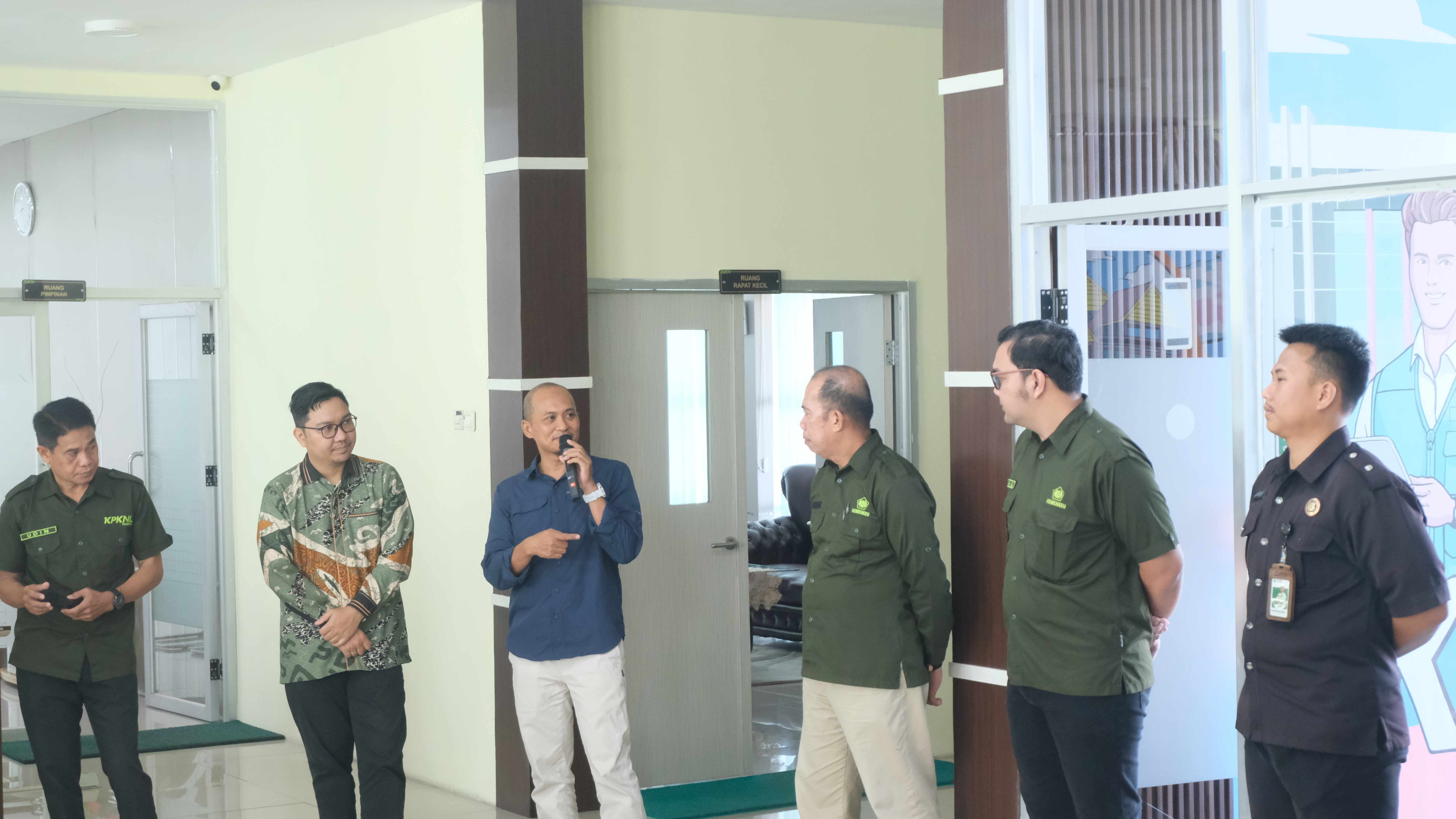 Salam Pagi Khas KPKNL Parepare Perkuat Disiplin, Kinerja, dan Kebersamaan Pegawai