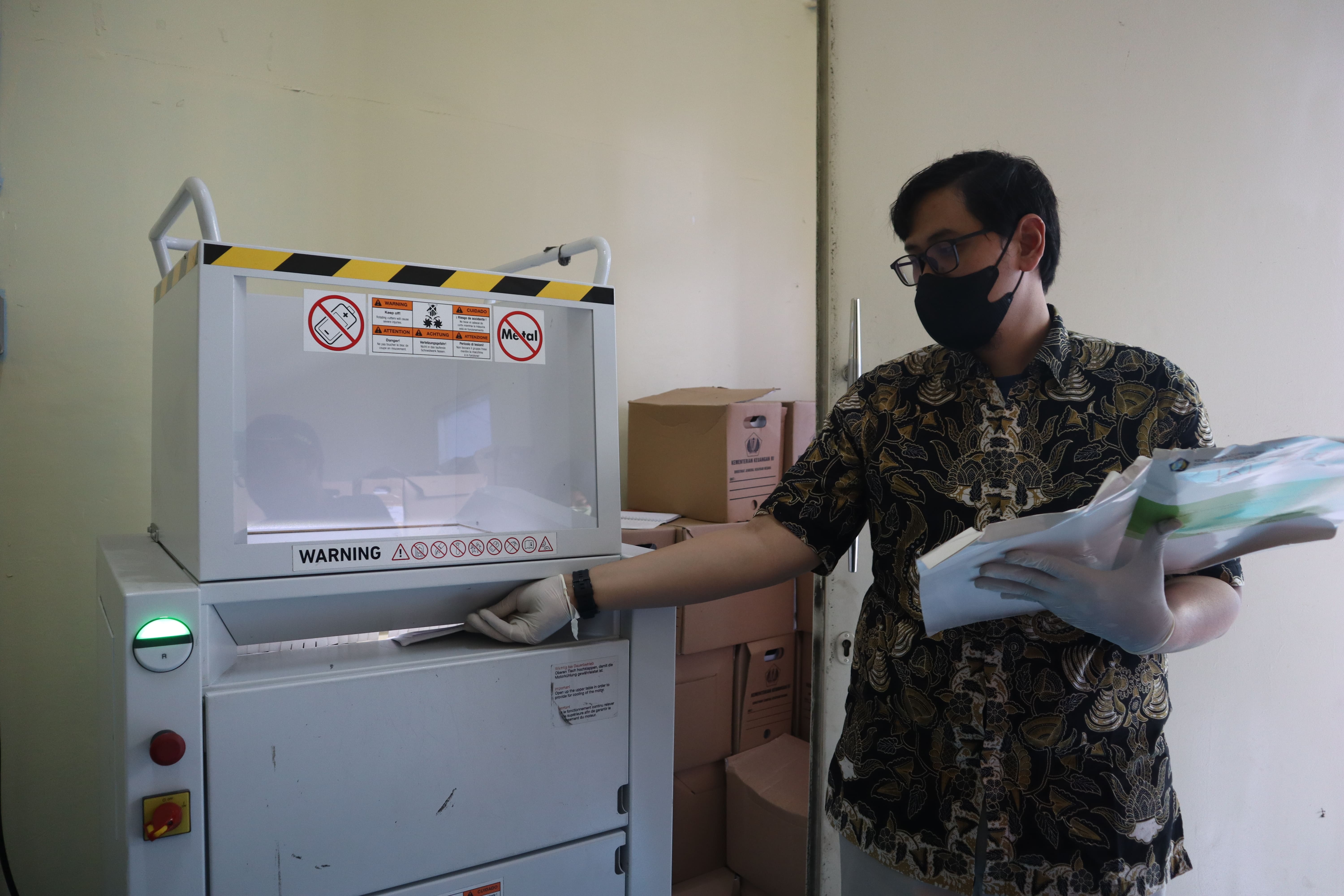 KPKNL Jakarta III Musnahkan 57 Bundel Arsip Inaktif, Wujudkan Pengelolaan Arsip yang Tertib dan Akuntabel